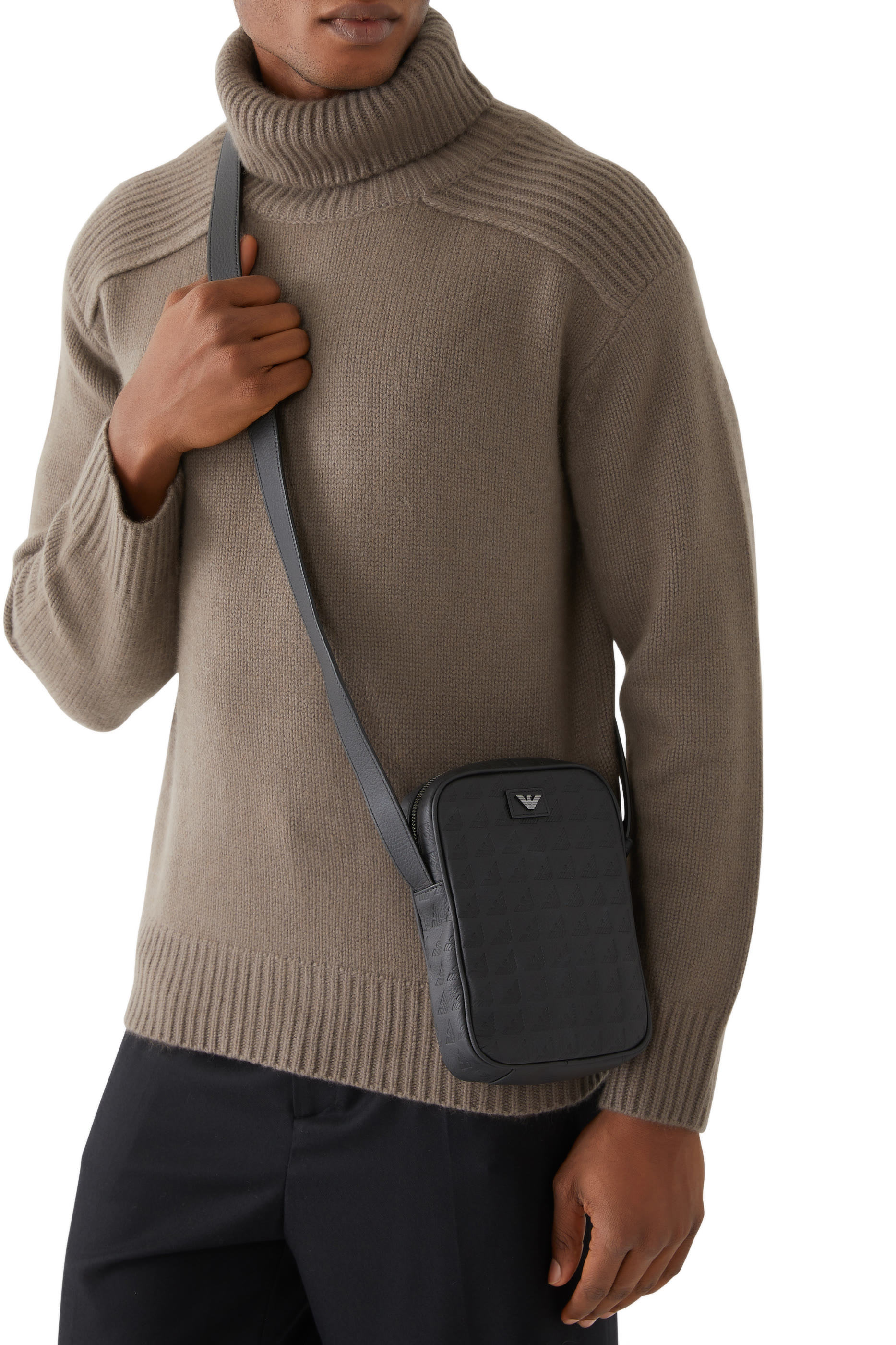 حافظة كمبيوتر لوحي بنقشات شعار الماركة