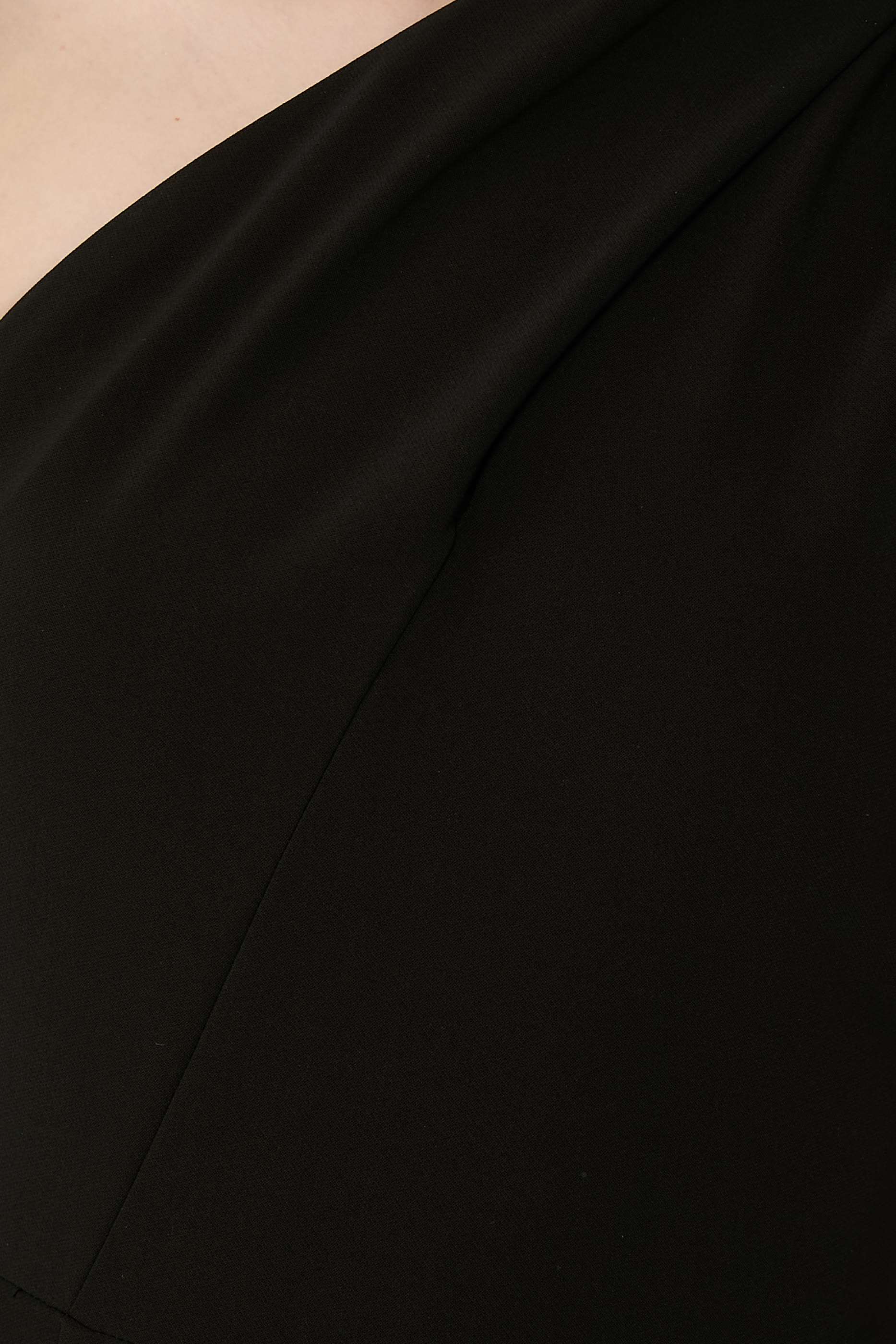 فستان سهرة نافي كريب فاخر