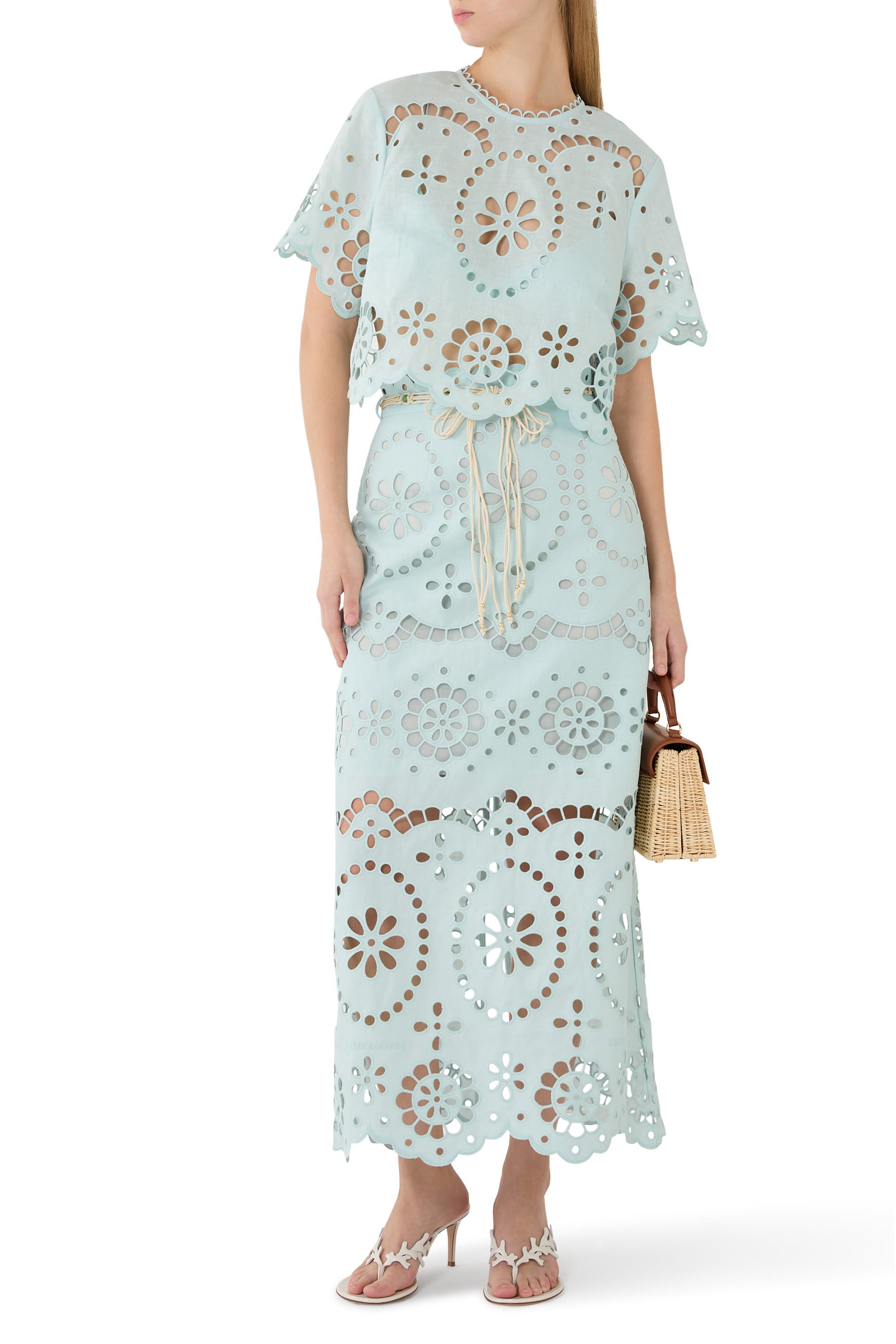 بلوزة أوايكن بتطريزات