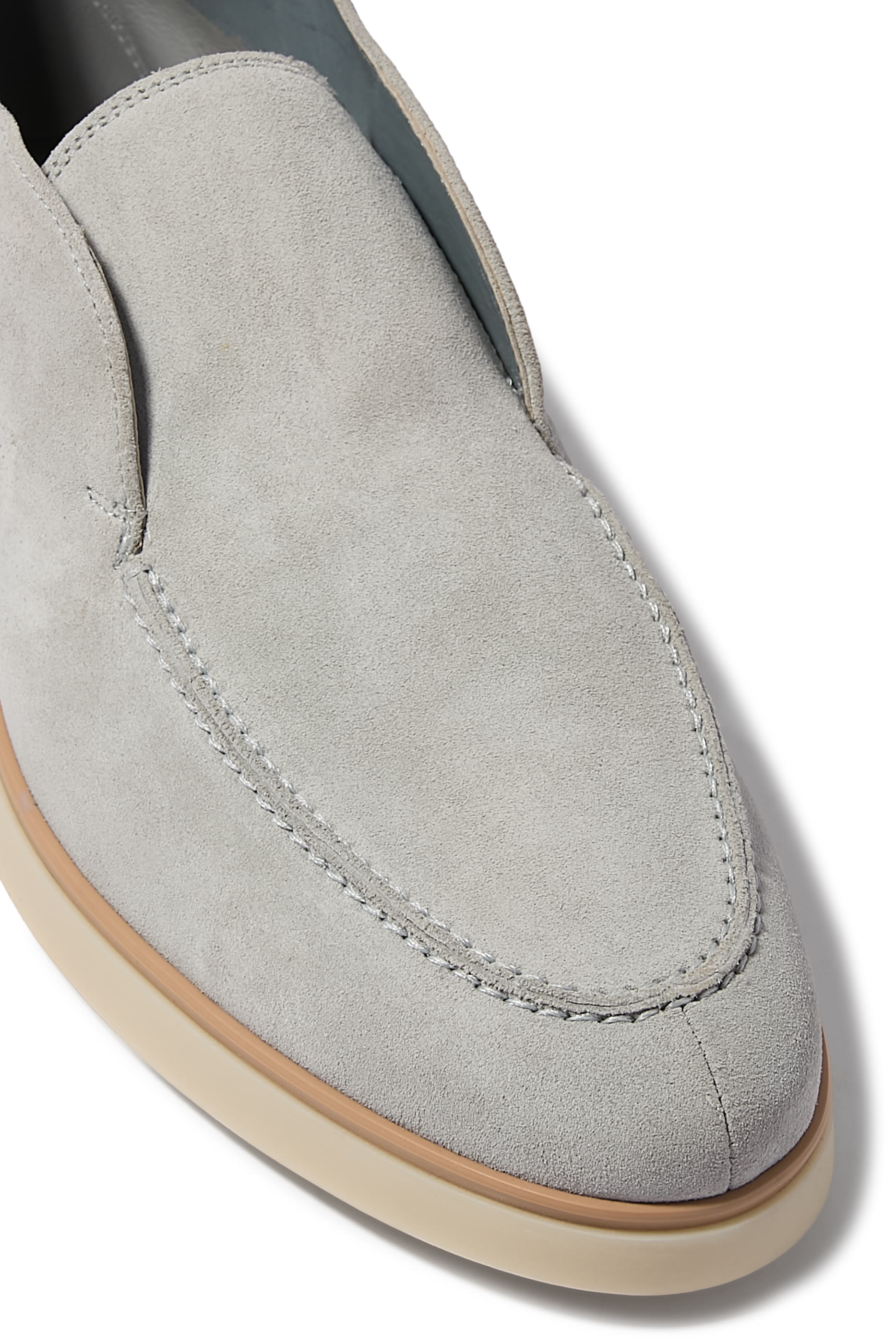 حذاء سهل الارتداء كالبي