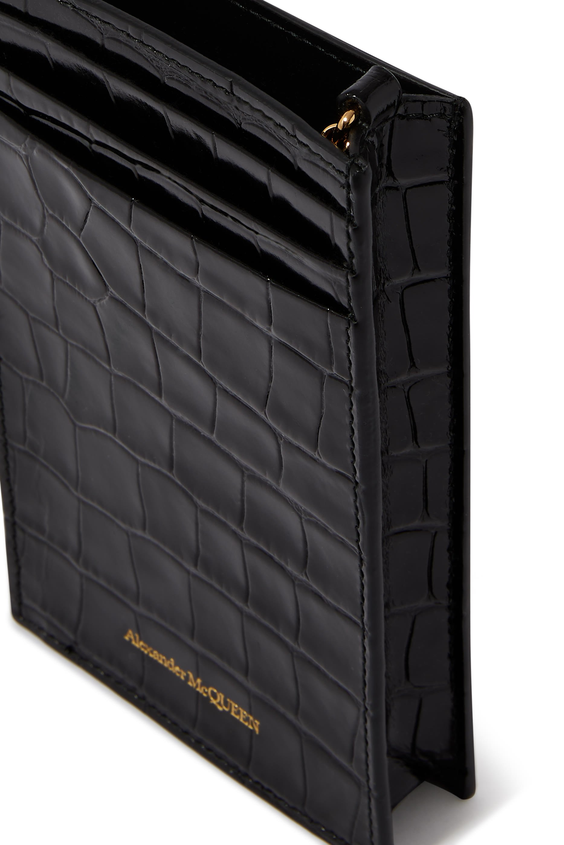 حافظة هاتف جلد بنقشة جلد التمساح وحلية بشكل جمجمة