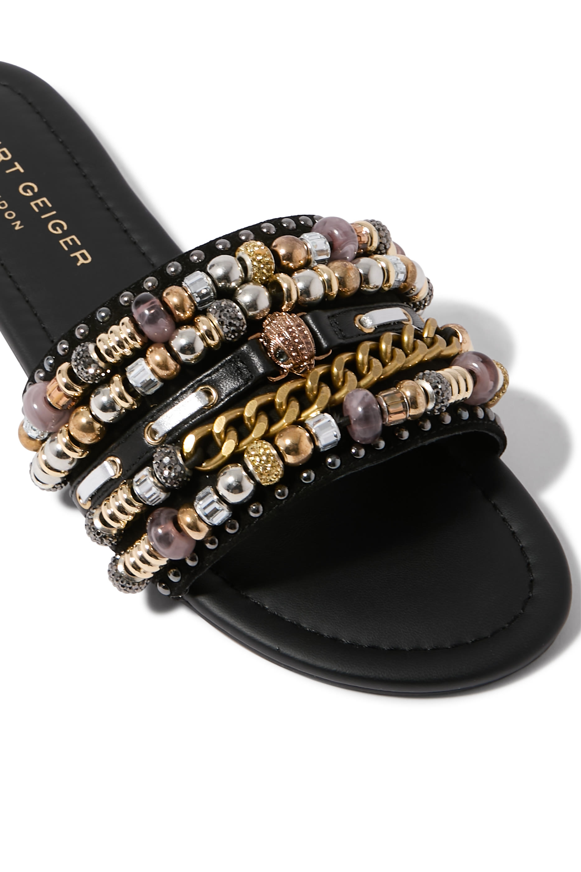 حذاء ساوثبانك بنعل مسطح مزين بخرز