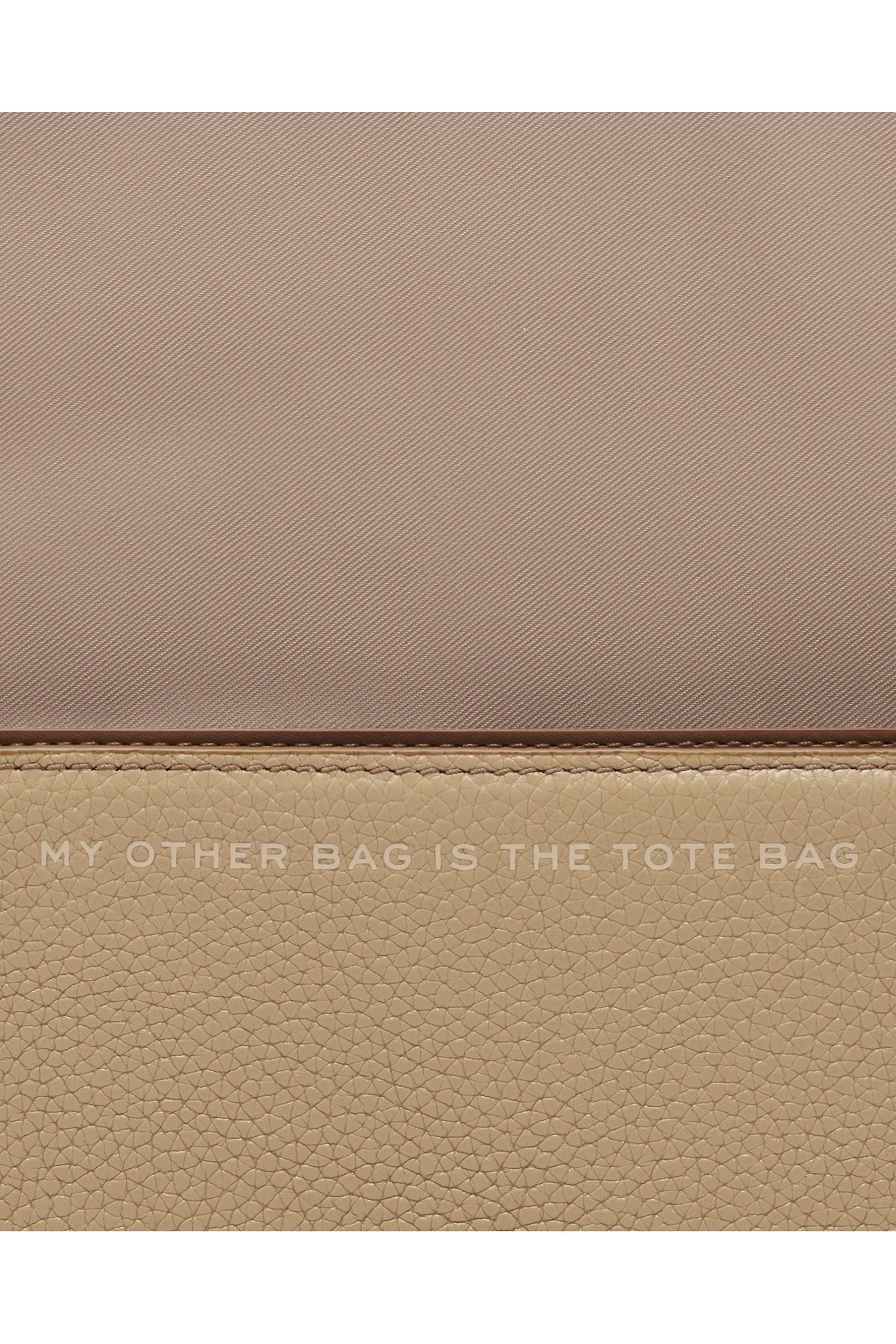 حقيبة صغيرة جلد