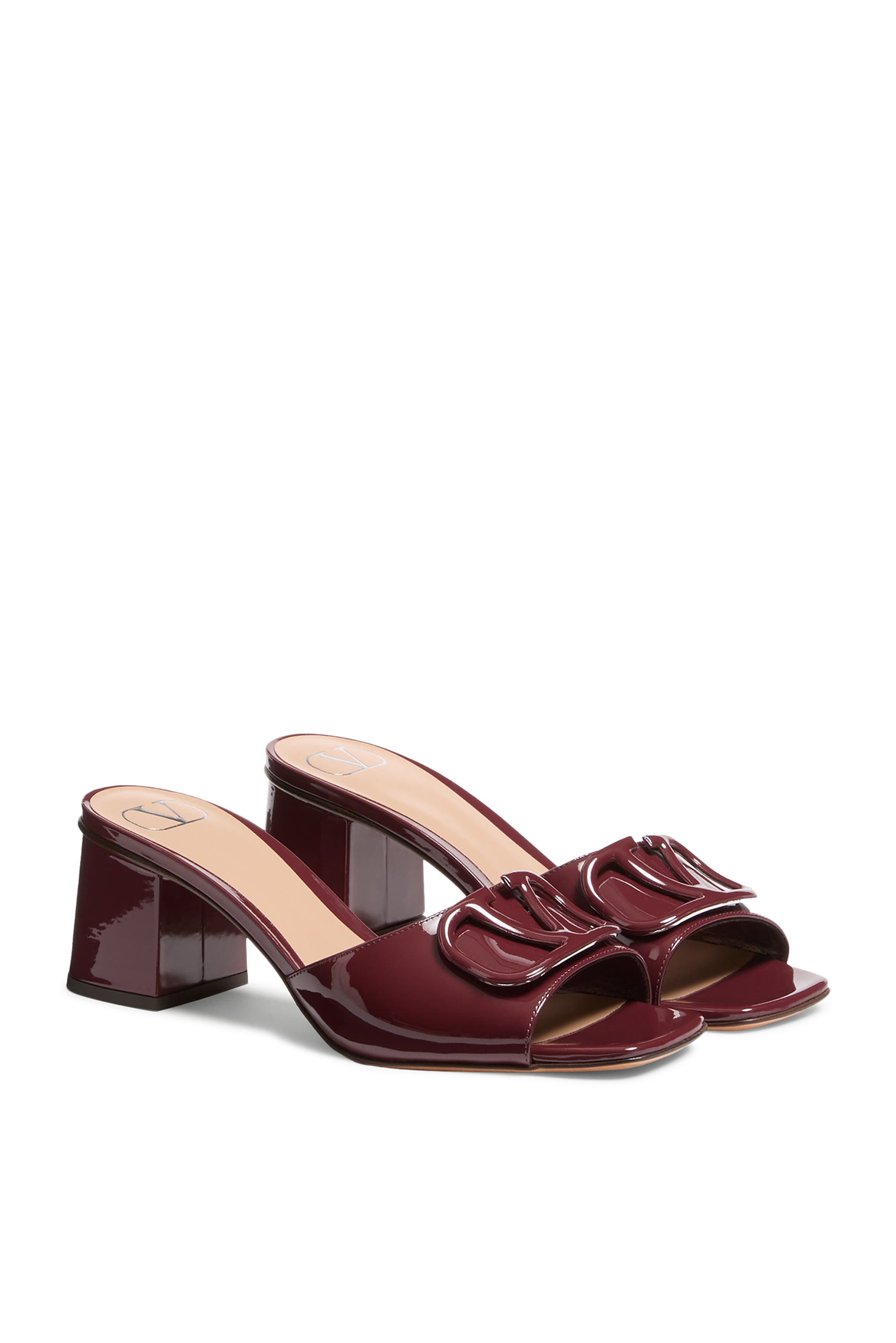 صندل 60 بشعار الماركة