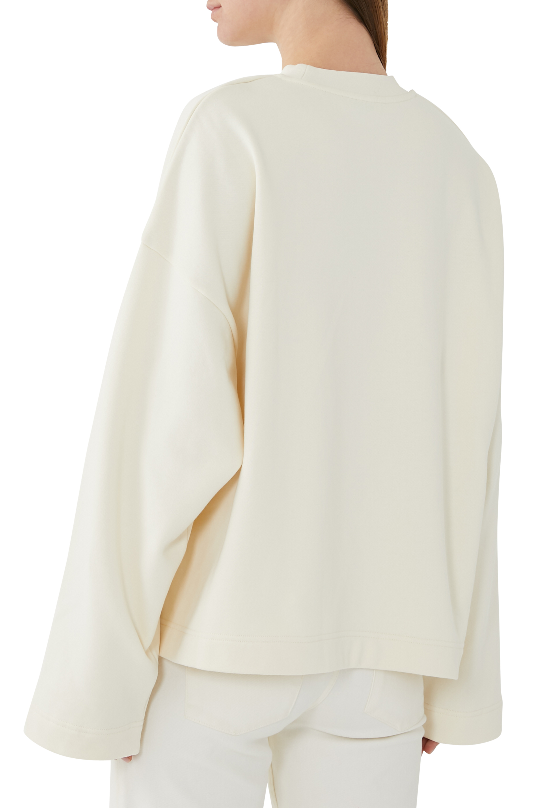 سويت شيرت مطرز بشعار الماركة