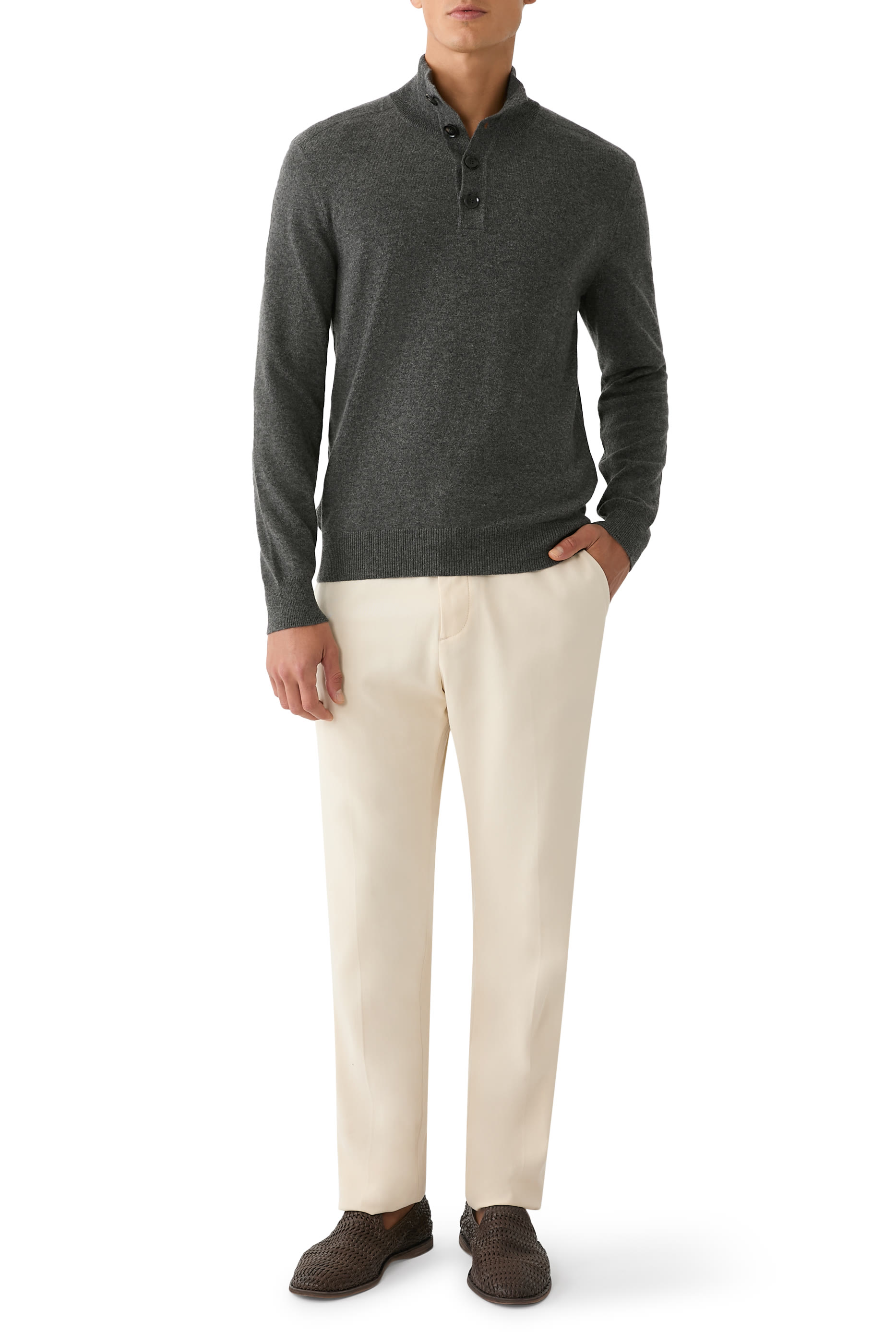 قميص بولو بأزرار وياقة عالية