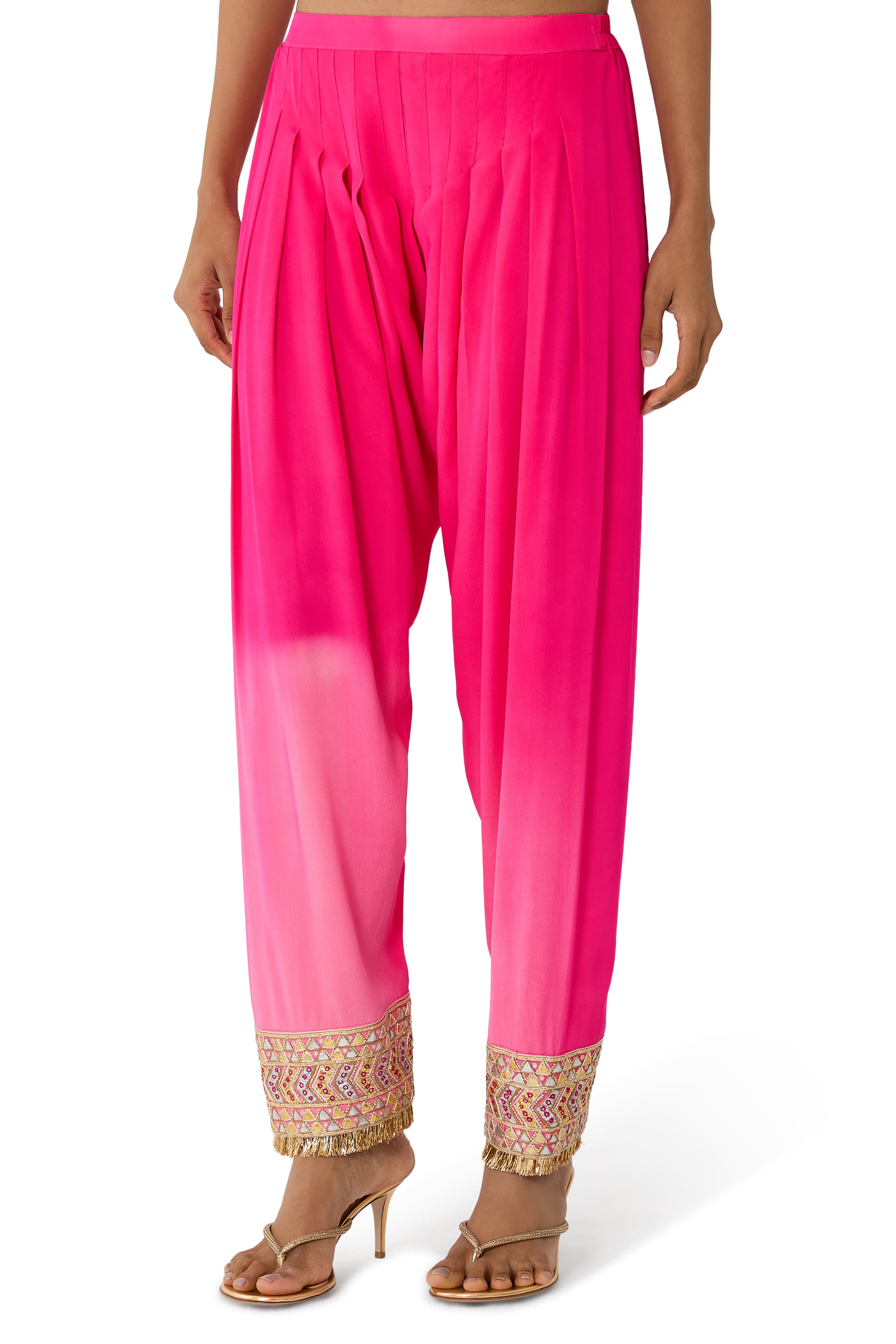 بدلة جوتا مع سلوار باكستاني ودوباتا