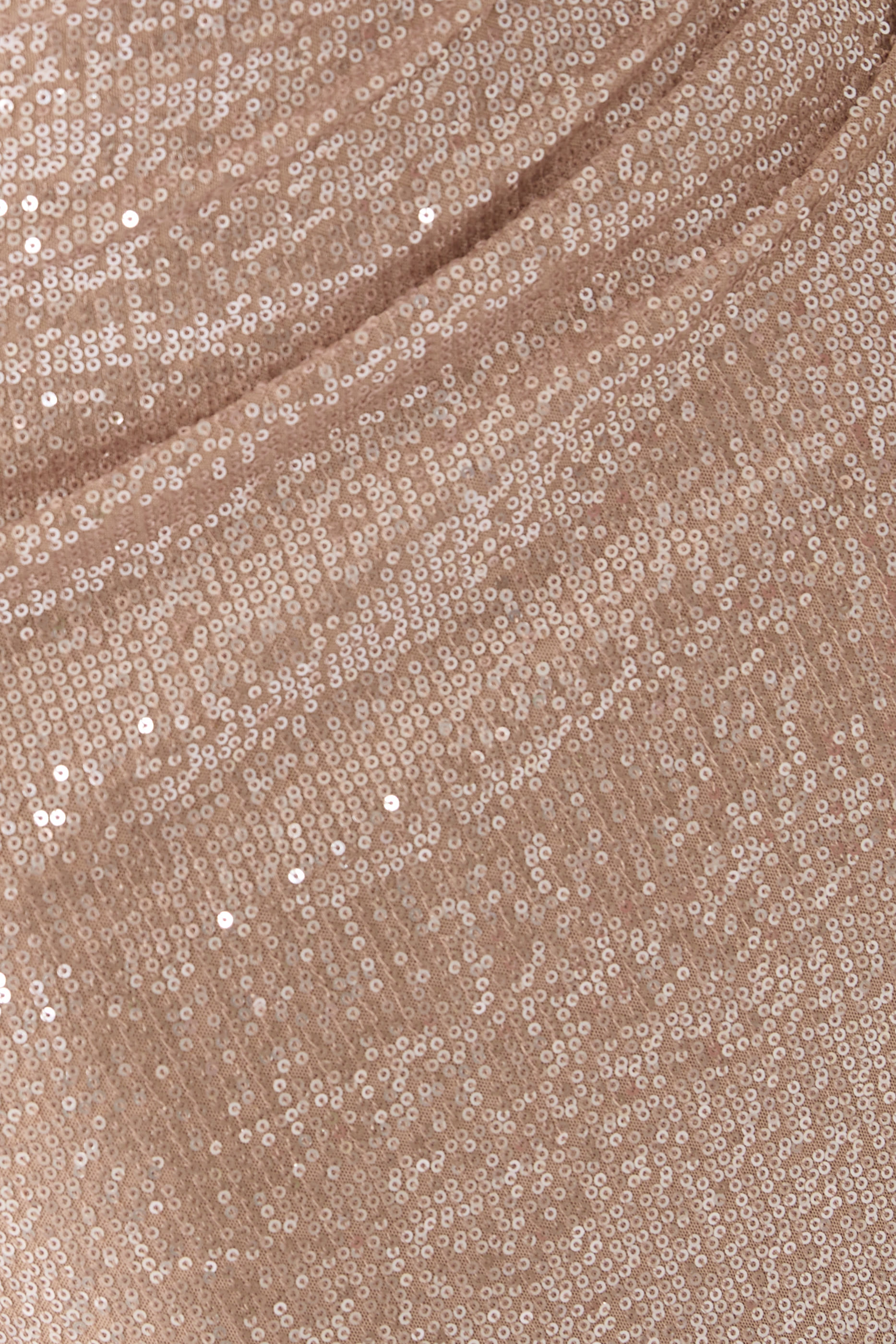 فستان بالرينا ماليا بأكتاف مكشوفة وأكمام طويلة