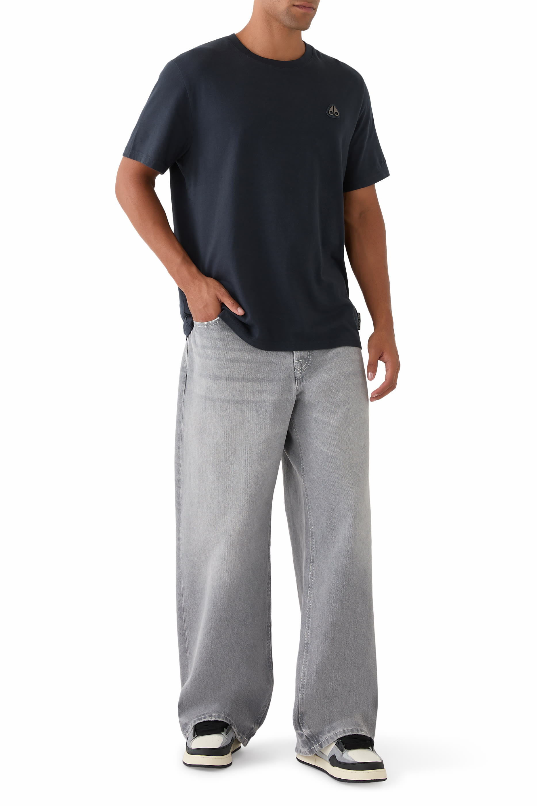 تيشيرت بشعار الماركة