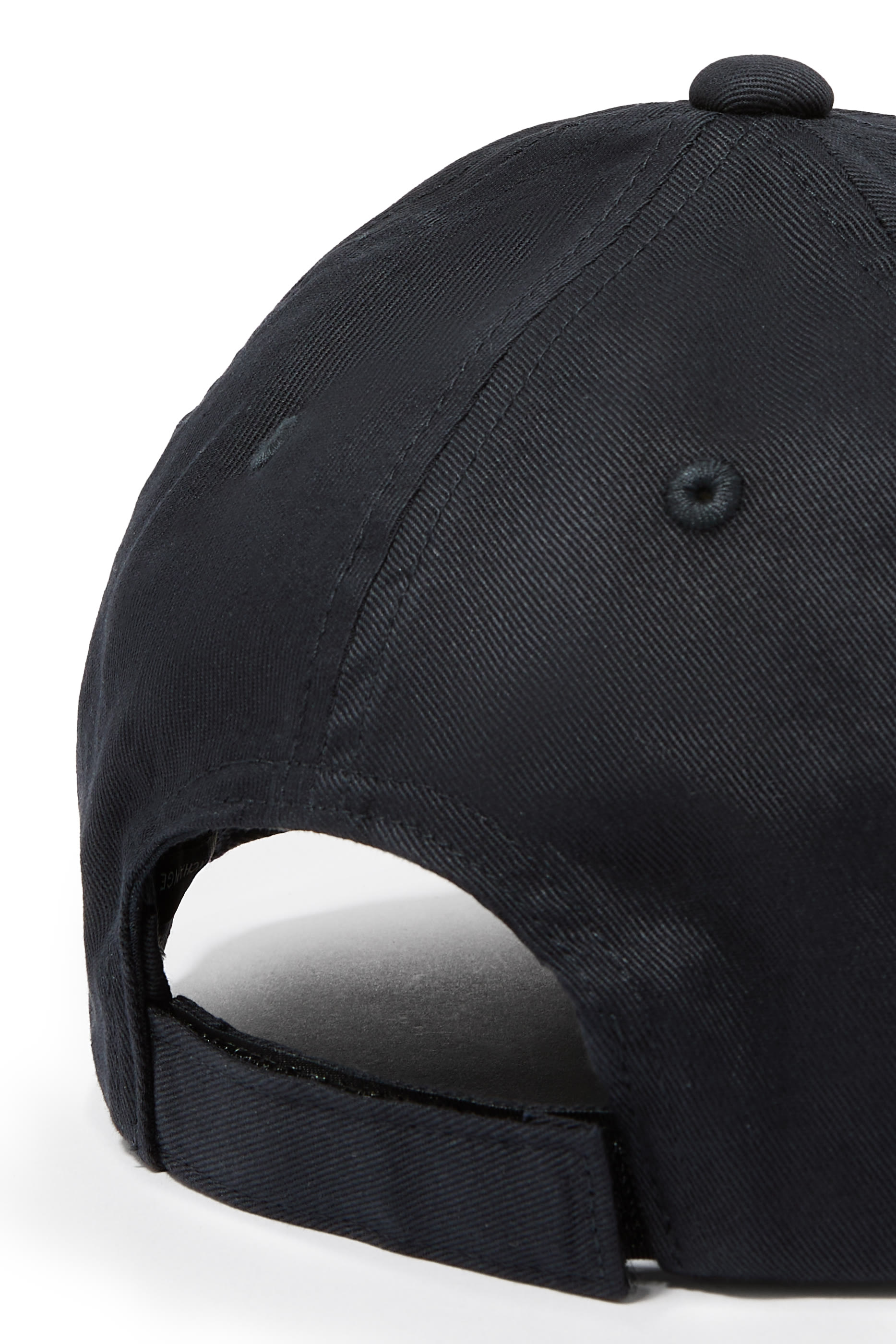 كاب بشعار الماركة قطن