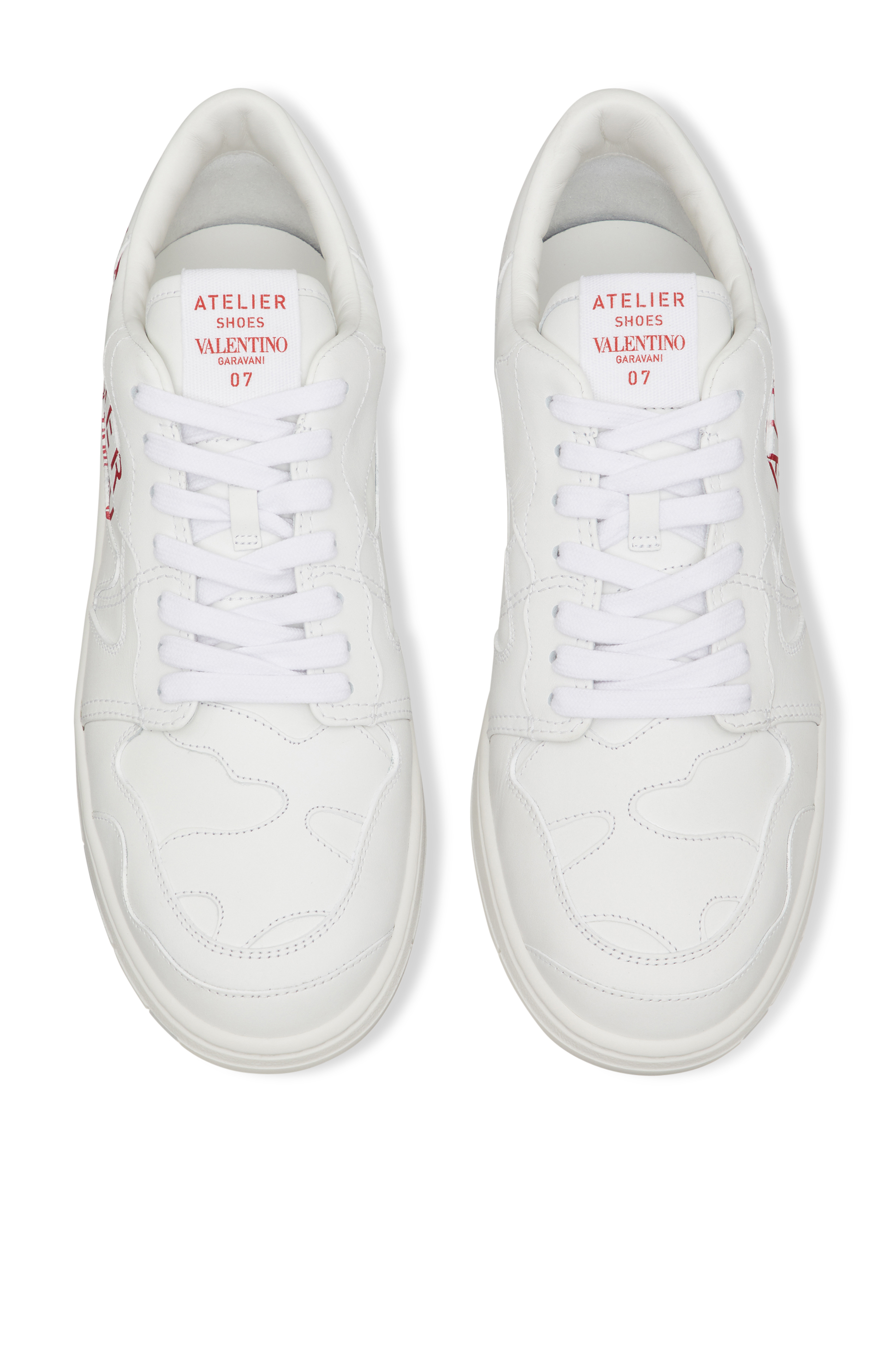 سنيكرز فالنتينو غارافاني أتيليه 07 بتصميم أسفل الكاحل ونقشة مموهة