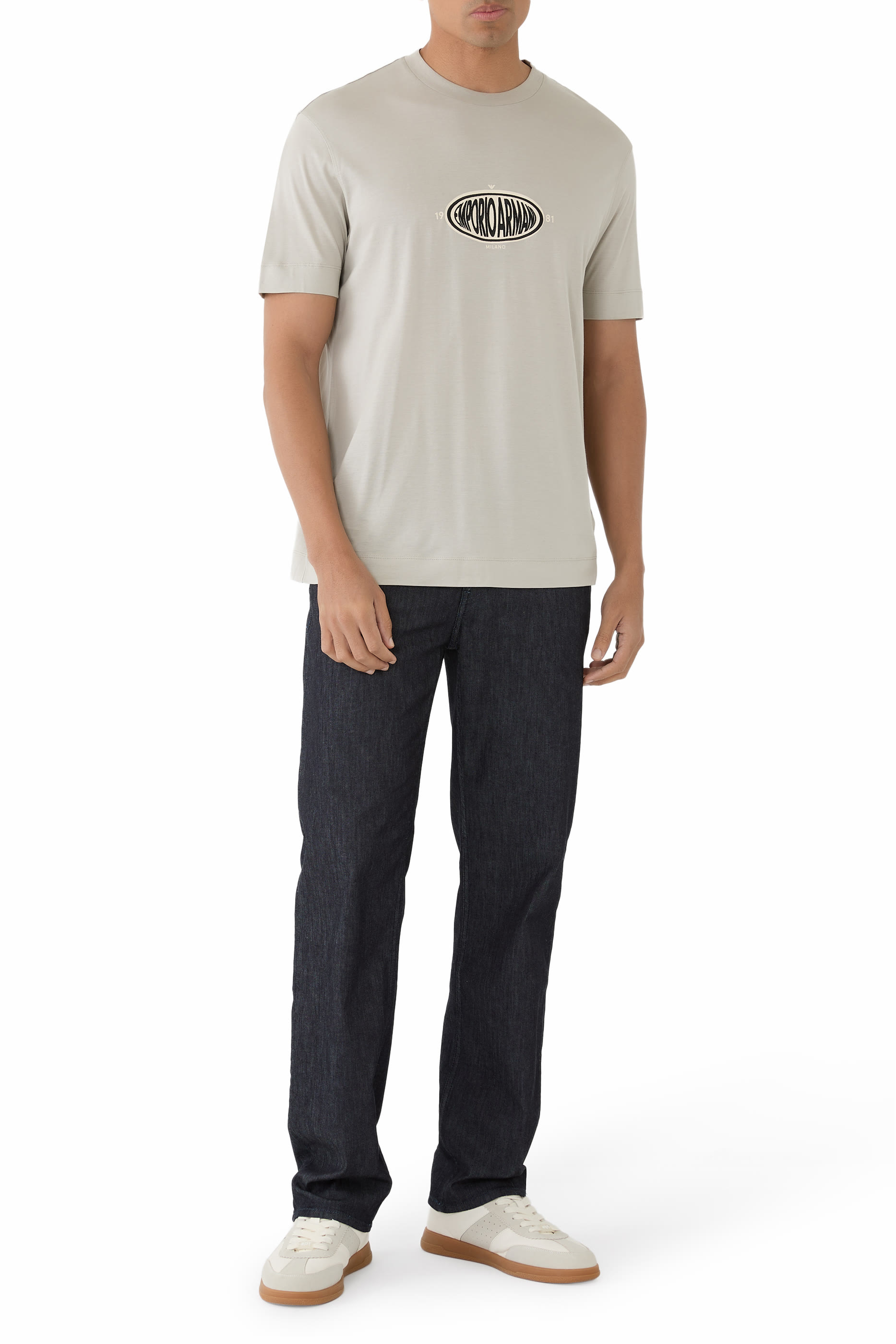 تيشيرت برقعة شعار الماركة