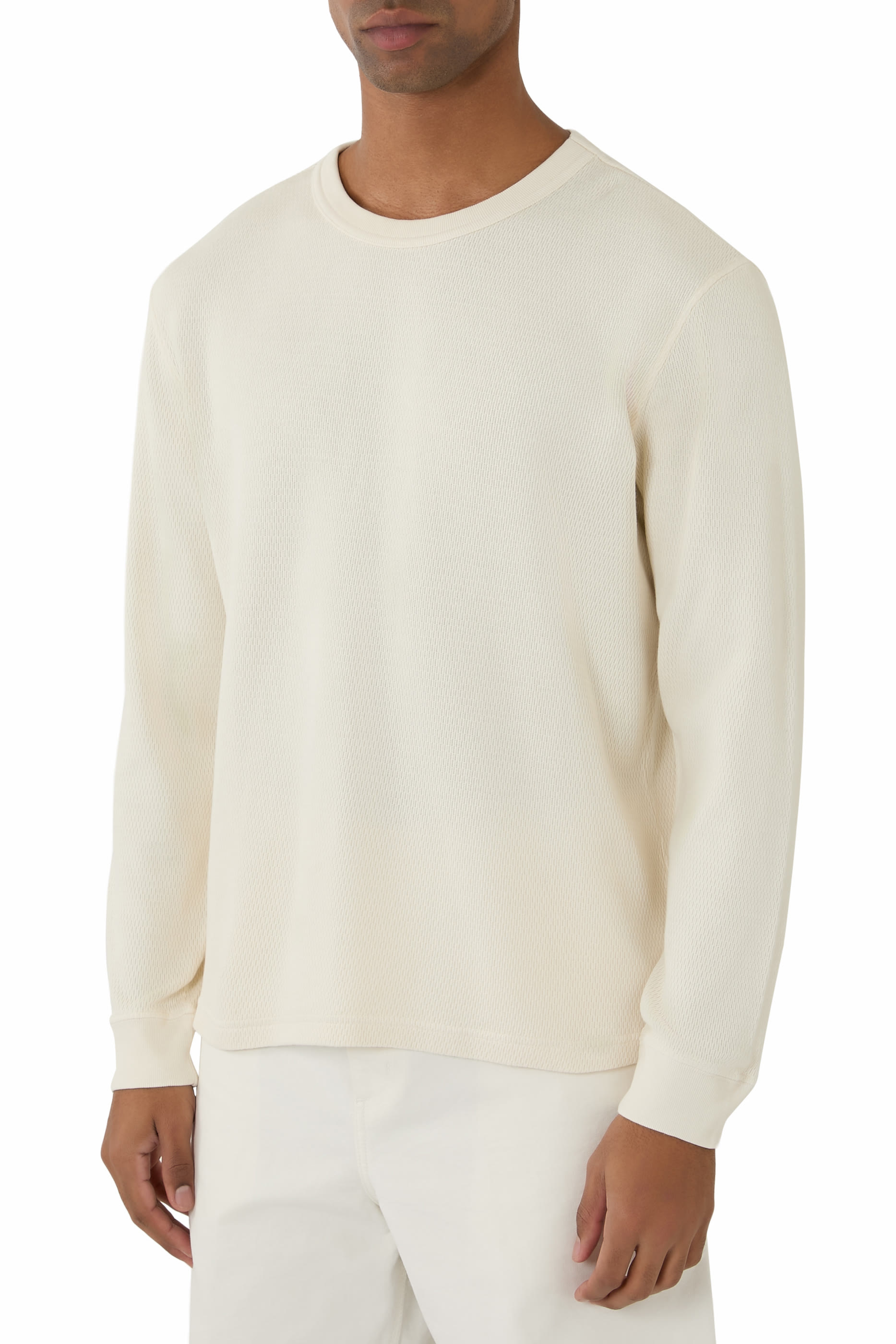 كنزة بياقة ضيقة وافل