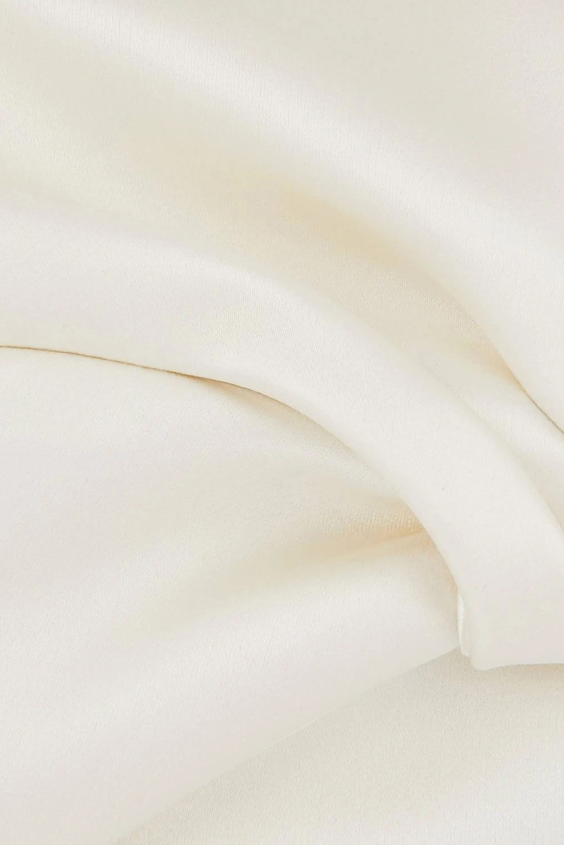 كلاتش بفيونكة