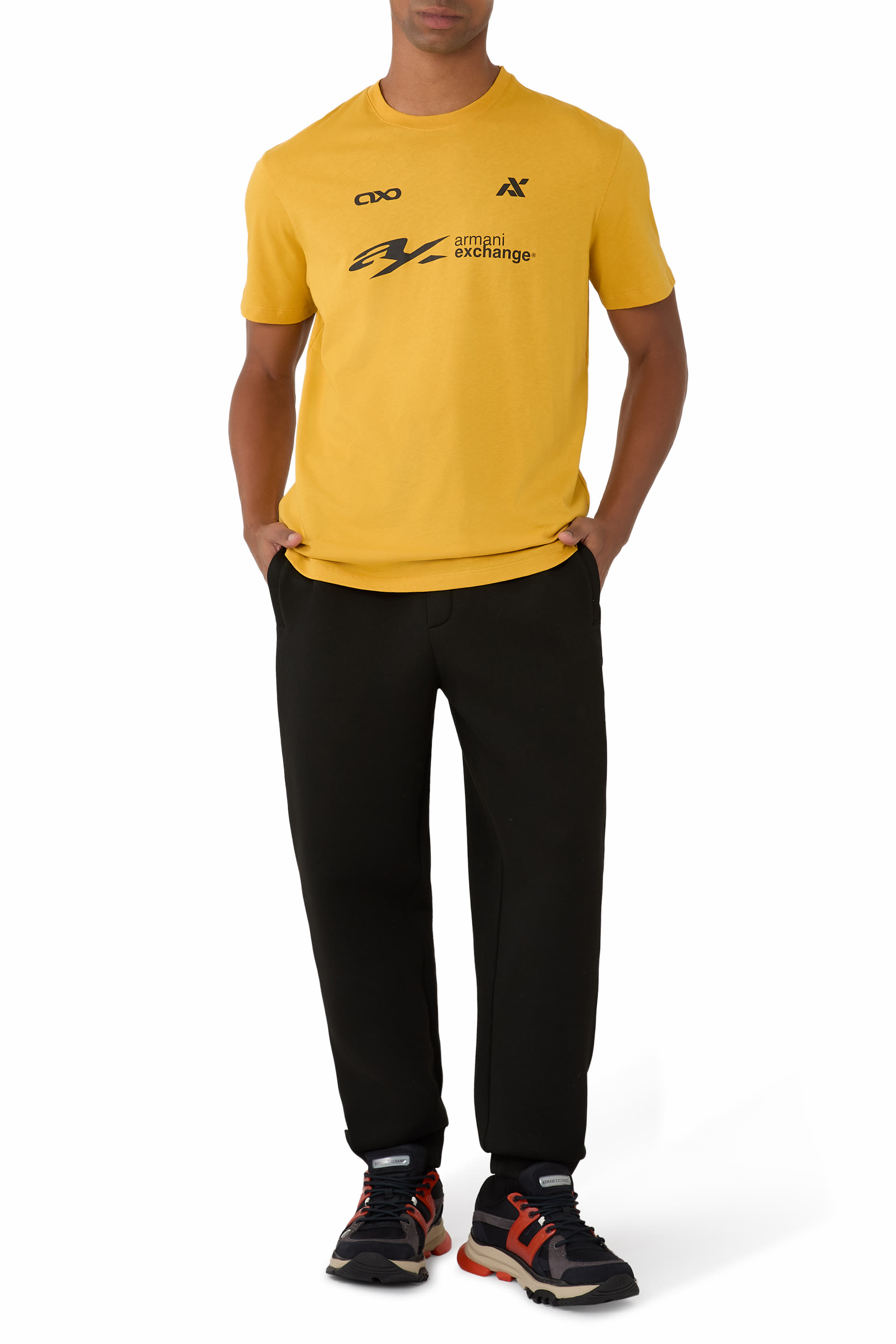 تيشيرت بشعار الماركة