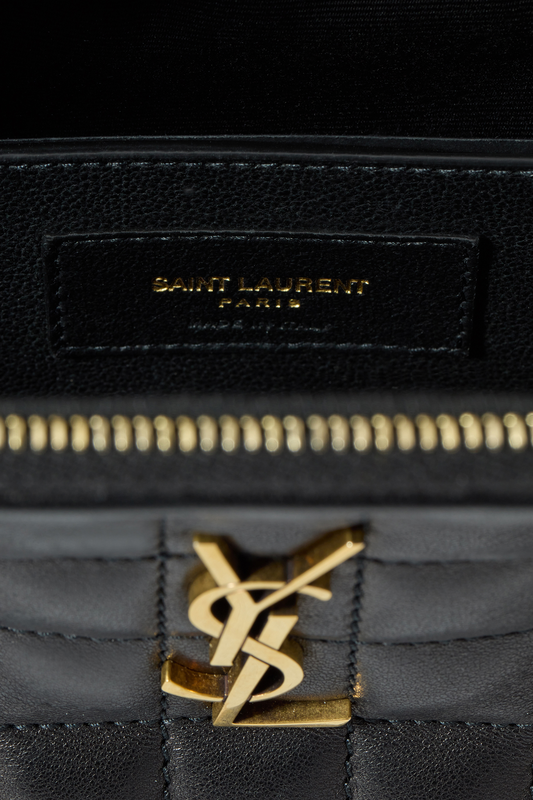 حقيبة كاميرا كاساندر صغيرة بتصميم مبطن