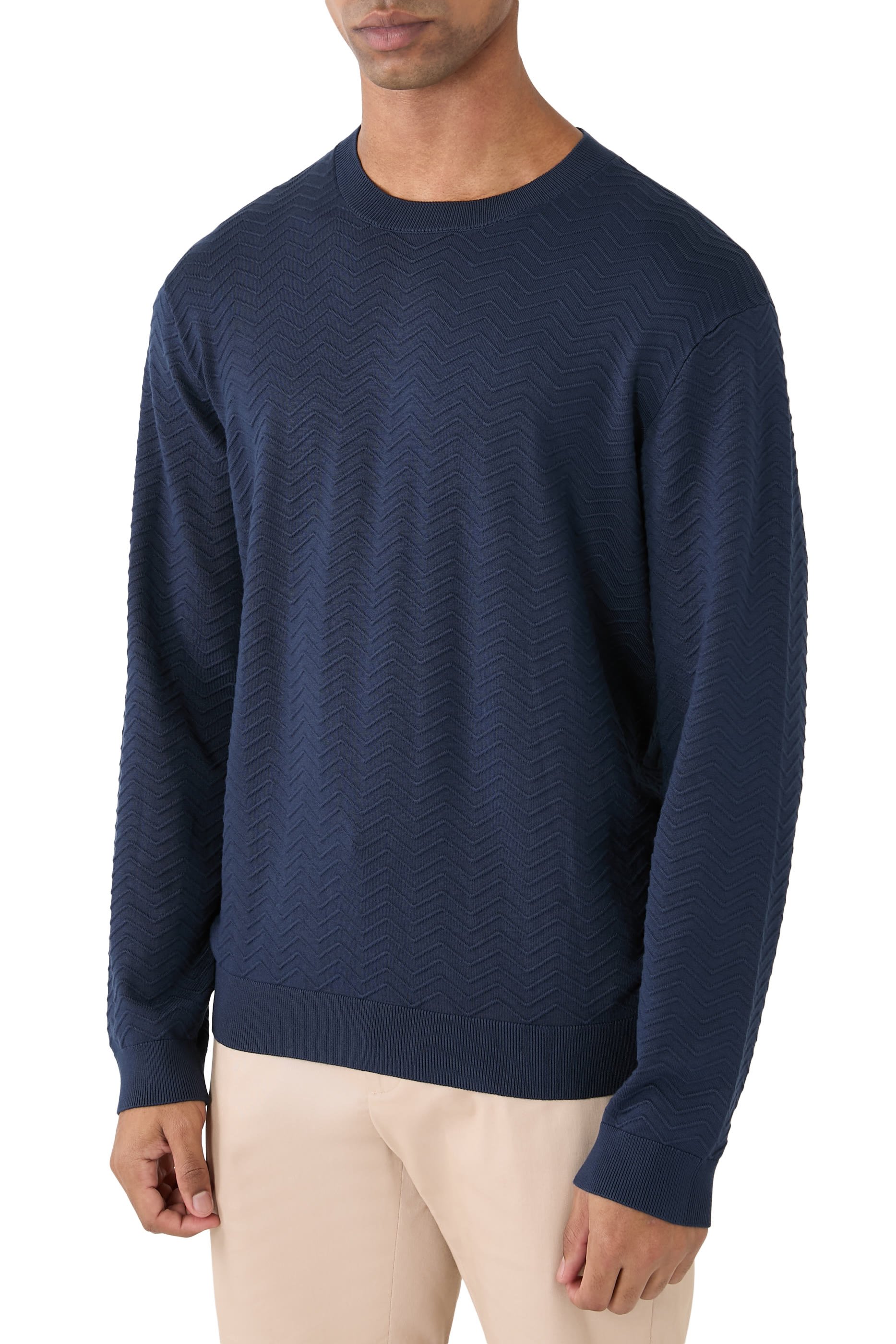 سويت شيرت ناينتي بياقة ضيقة