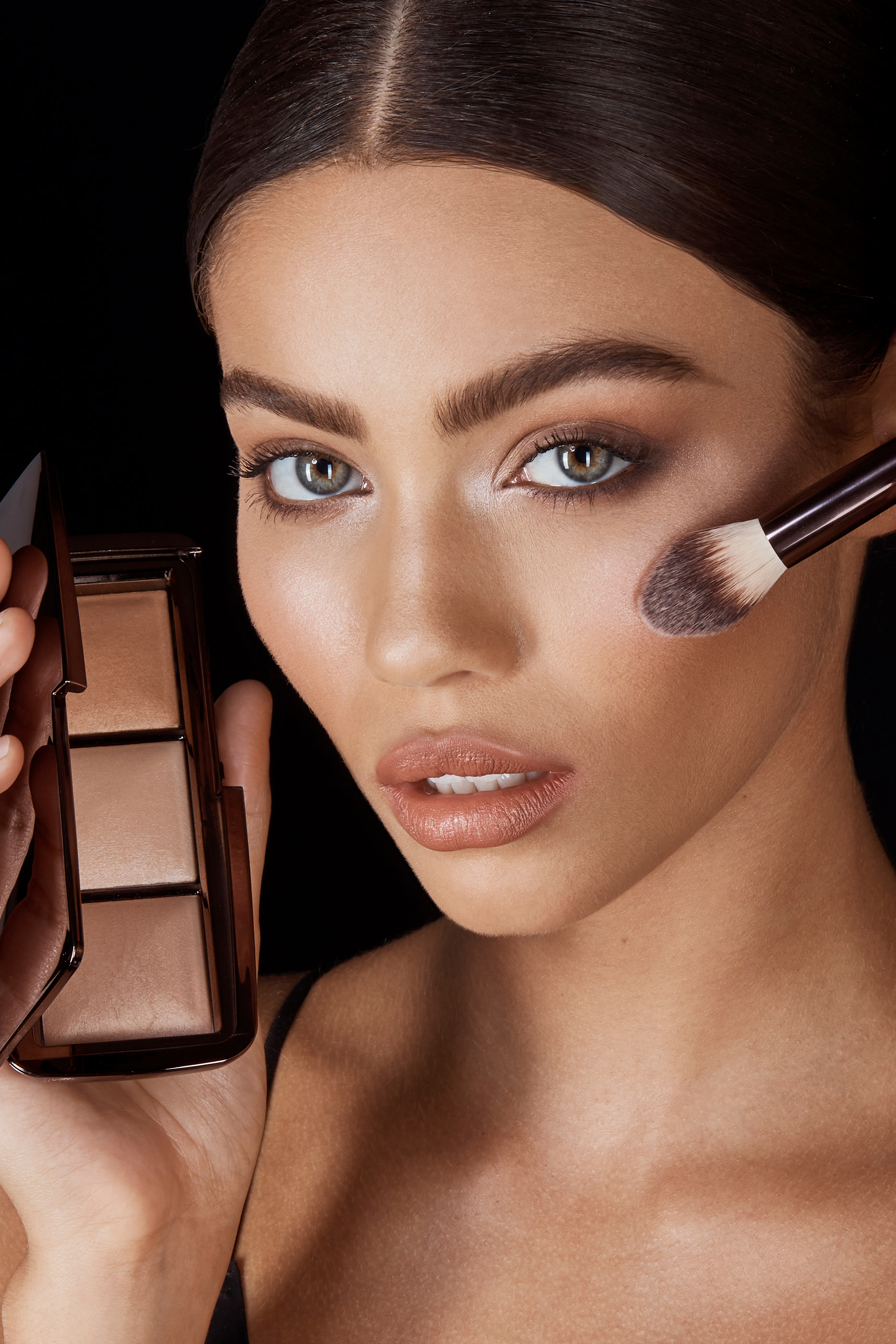 لوحة مكياج أمبينت لايتنج