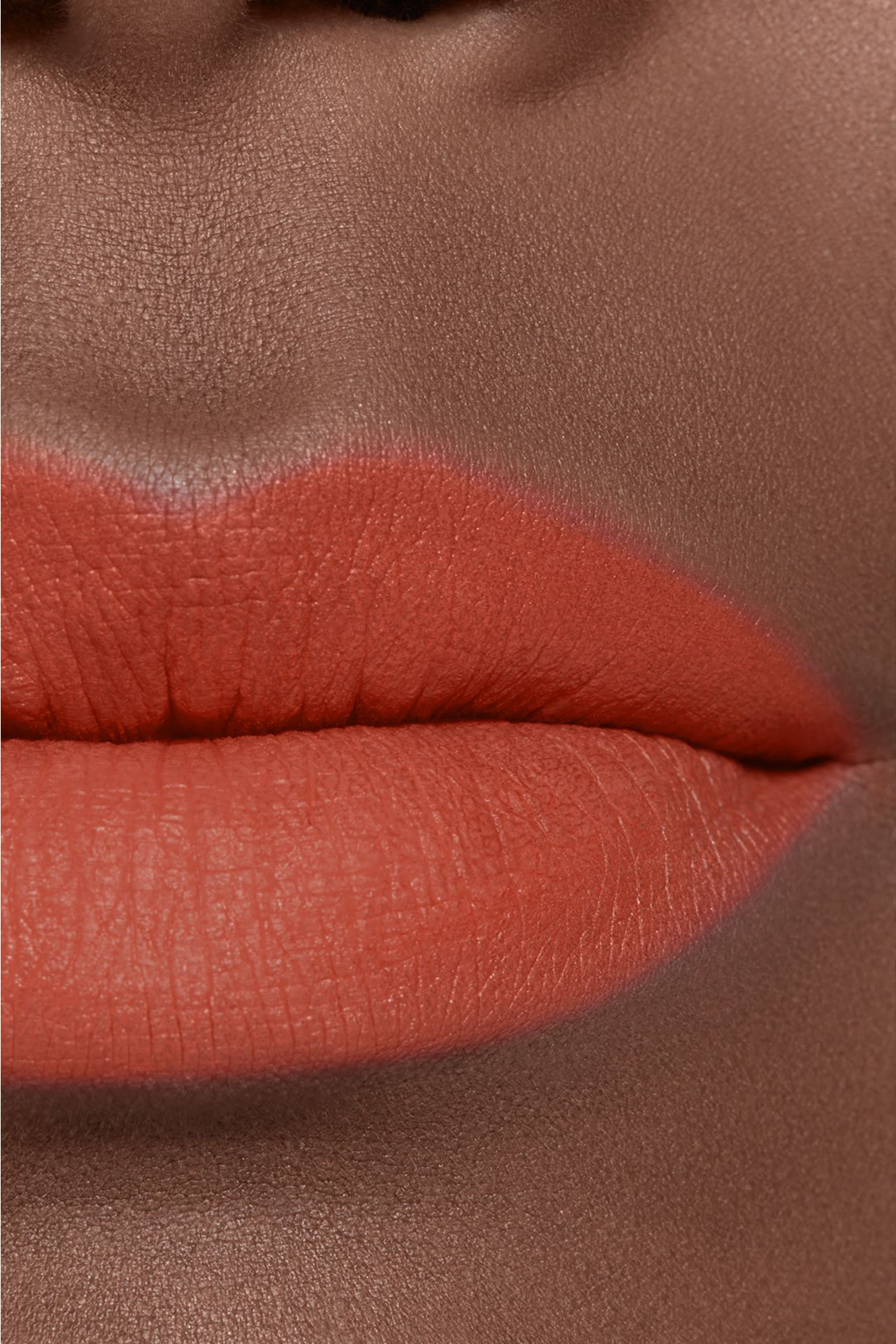 احمر شفاه Chanel Rouge Allure Liquid Velvet Ultrawear Intense مات سائل