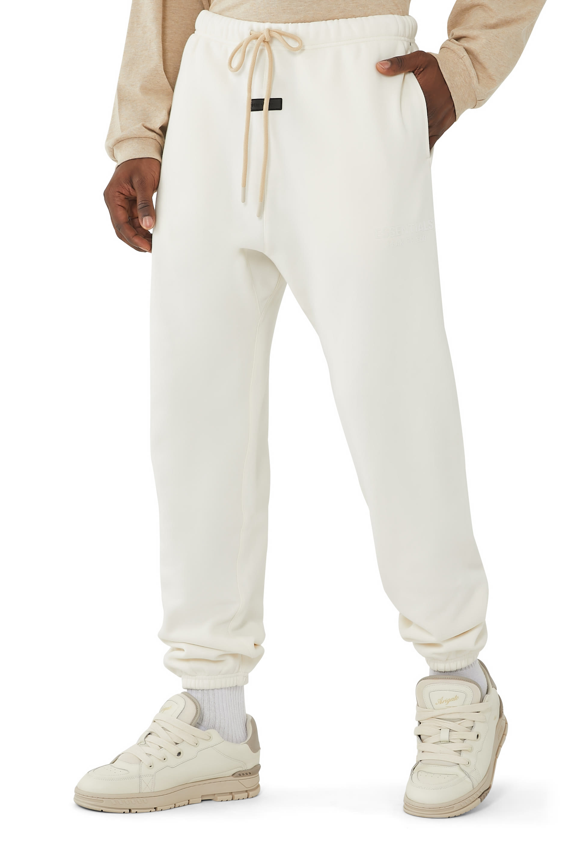 بنطال رياضي بشعار الماركة