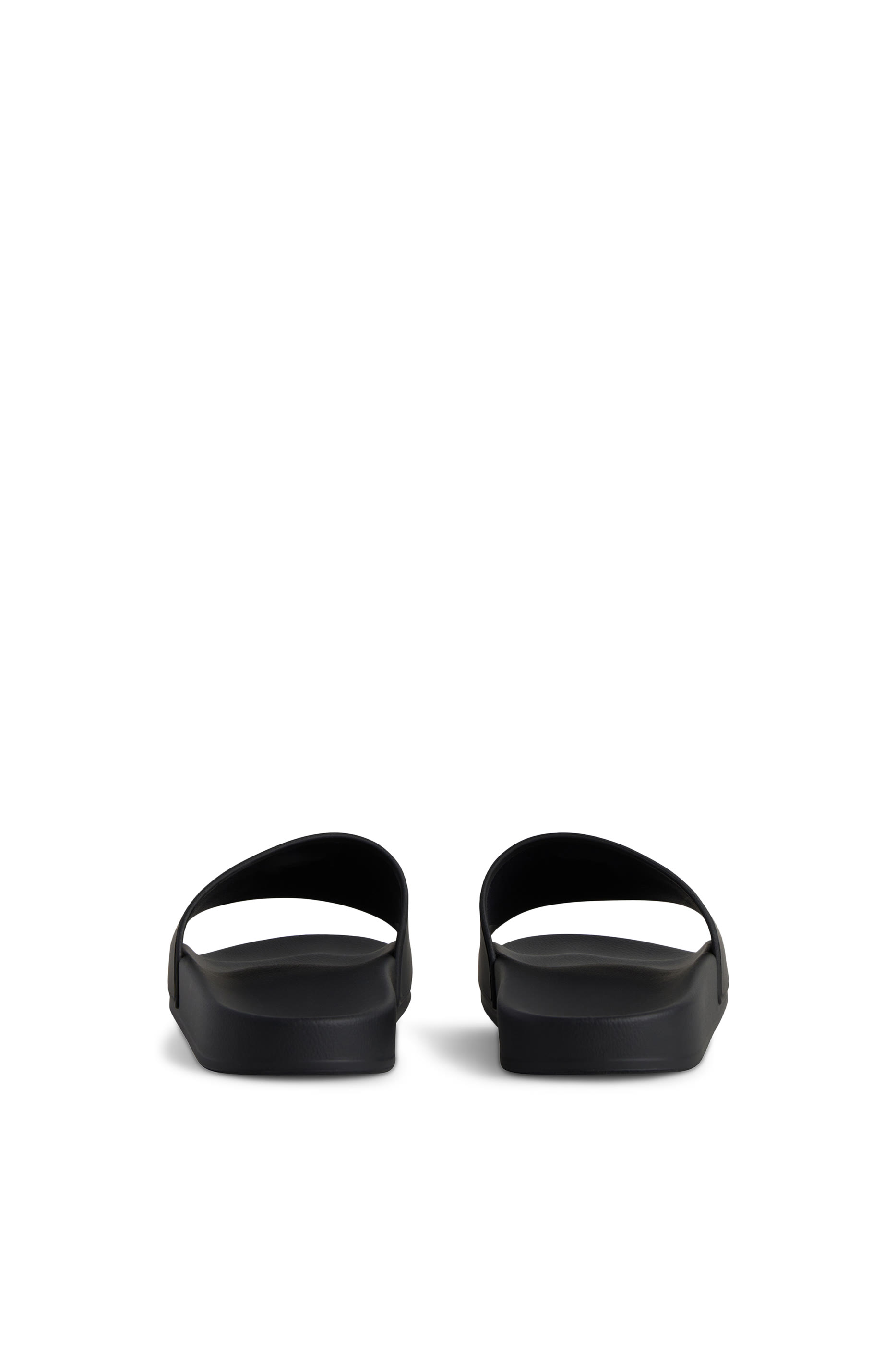 حذاء مفتوح سهل الإرتداء