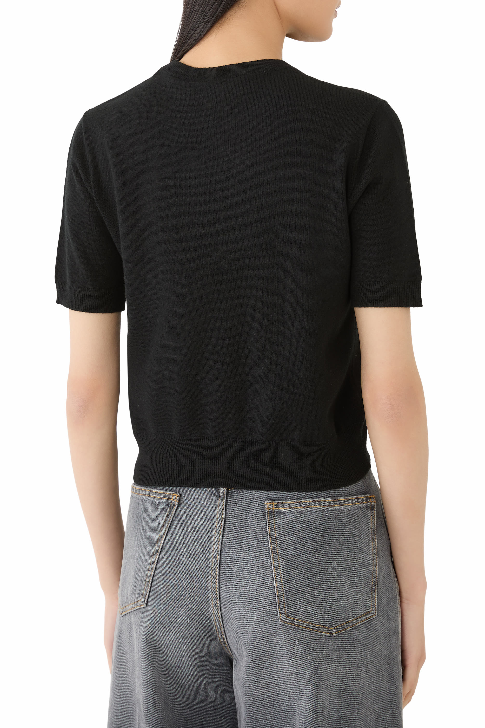 بلوزة مطرزة نسيج صوف