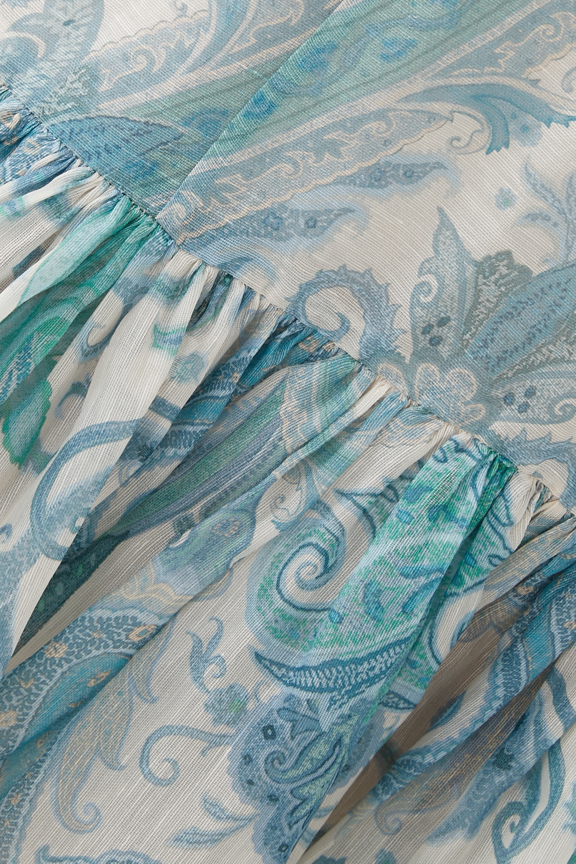 فستان سهرة إيلومينايت