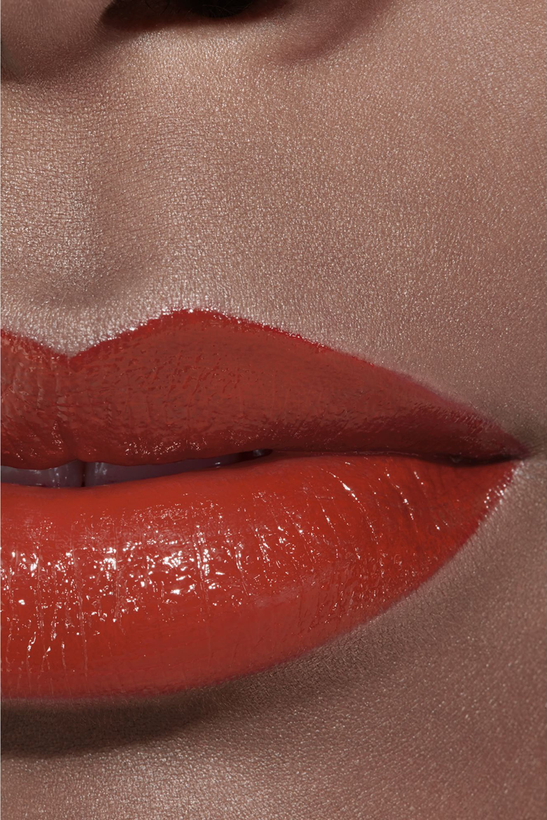أحمر شفاه لامع Rouge Coco يدوم طويلا