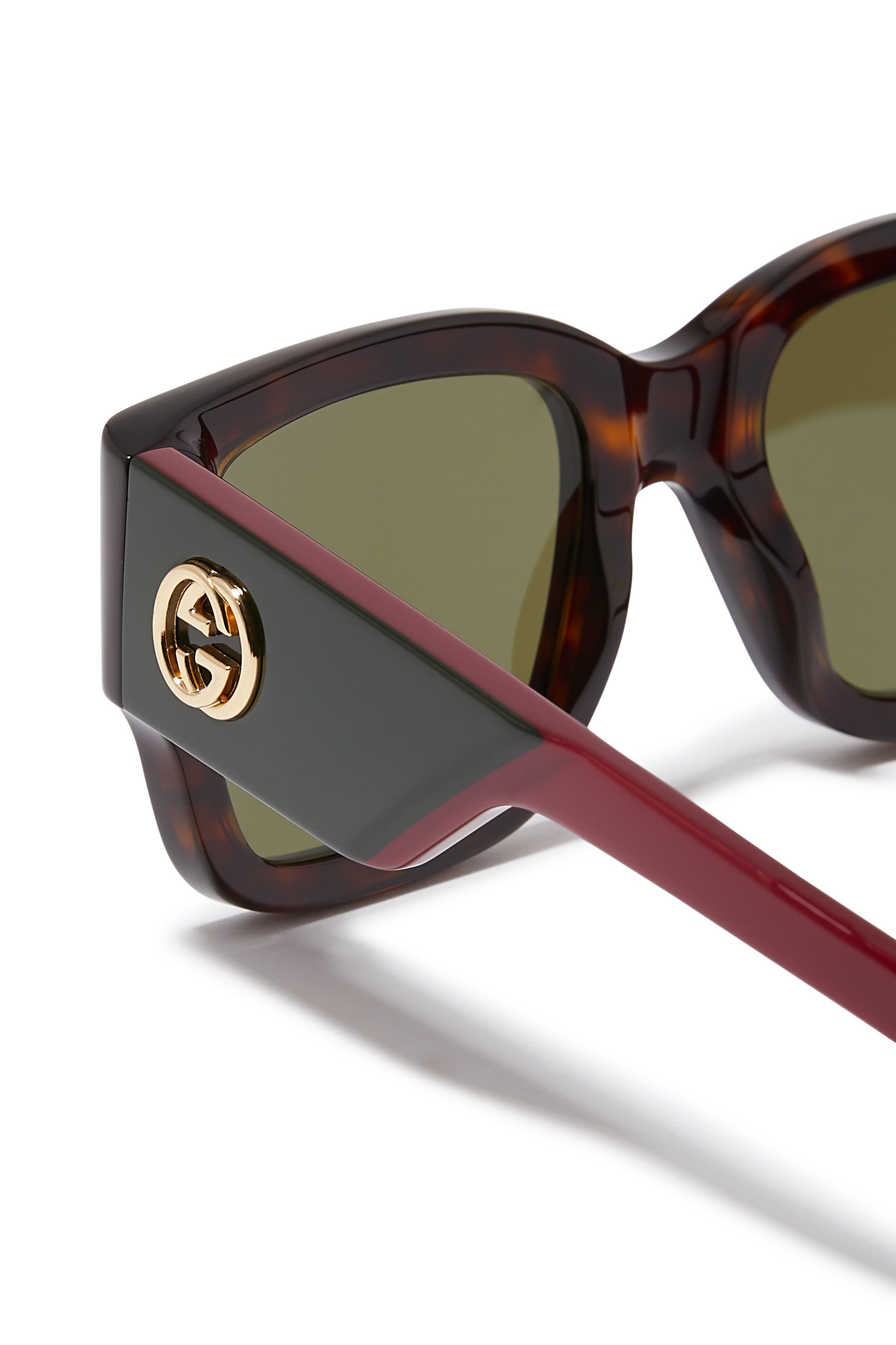 نظارة شمسية بإطار مربع