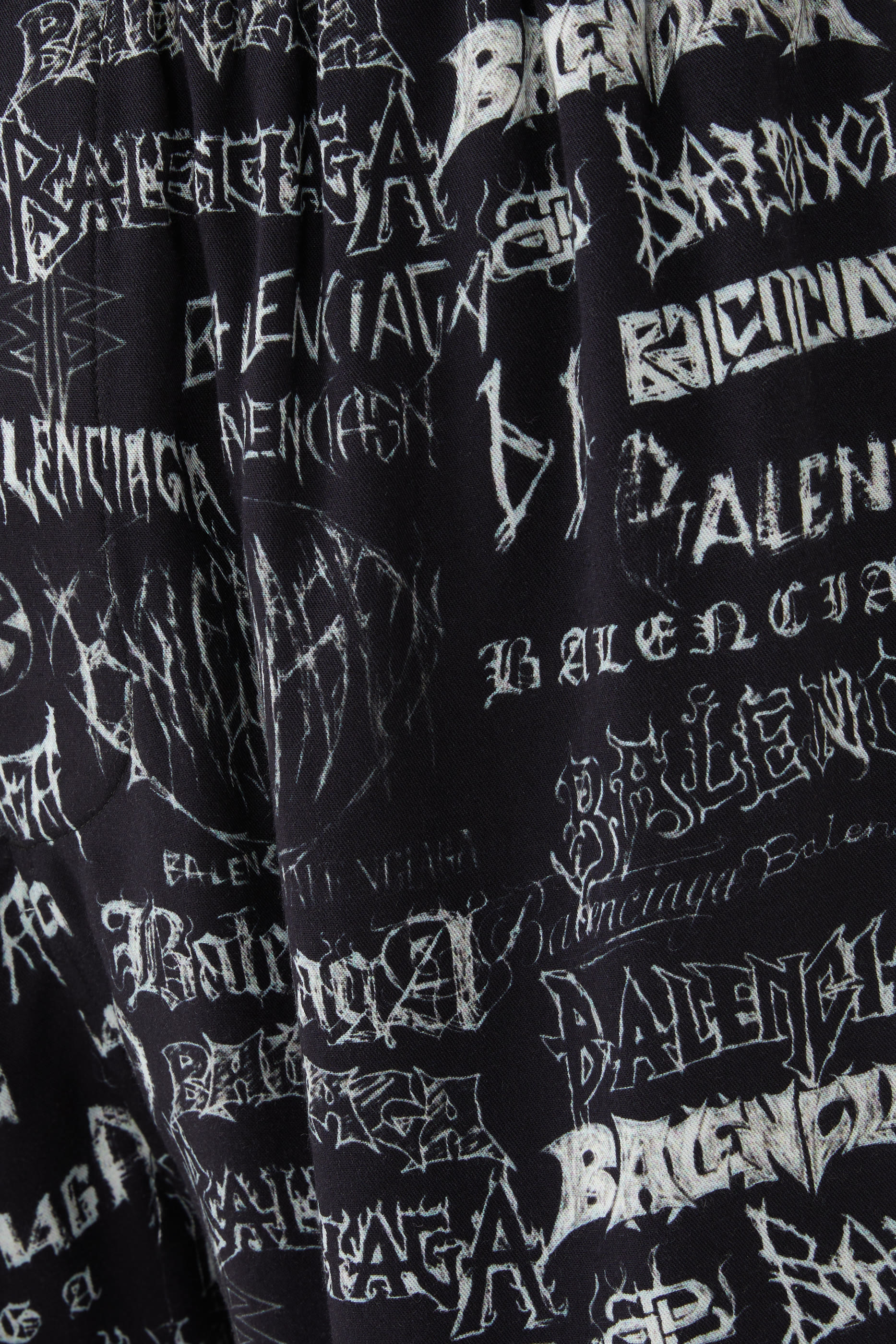 شورت بيجاما بشعار الماركة