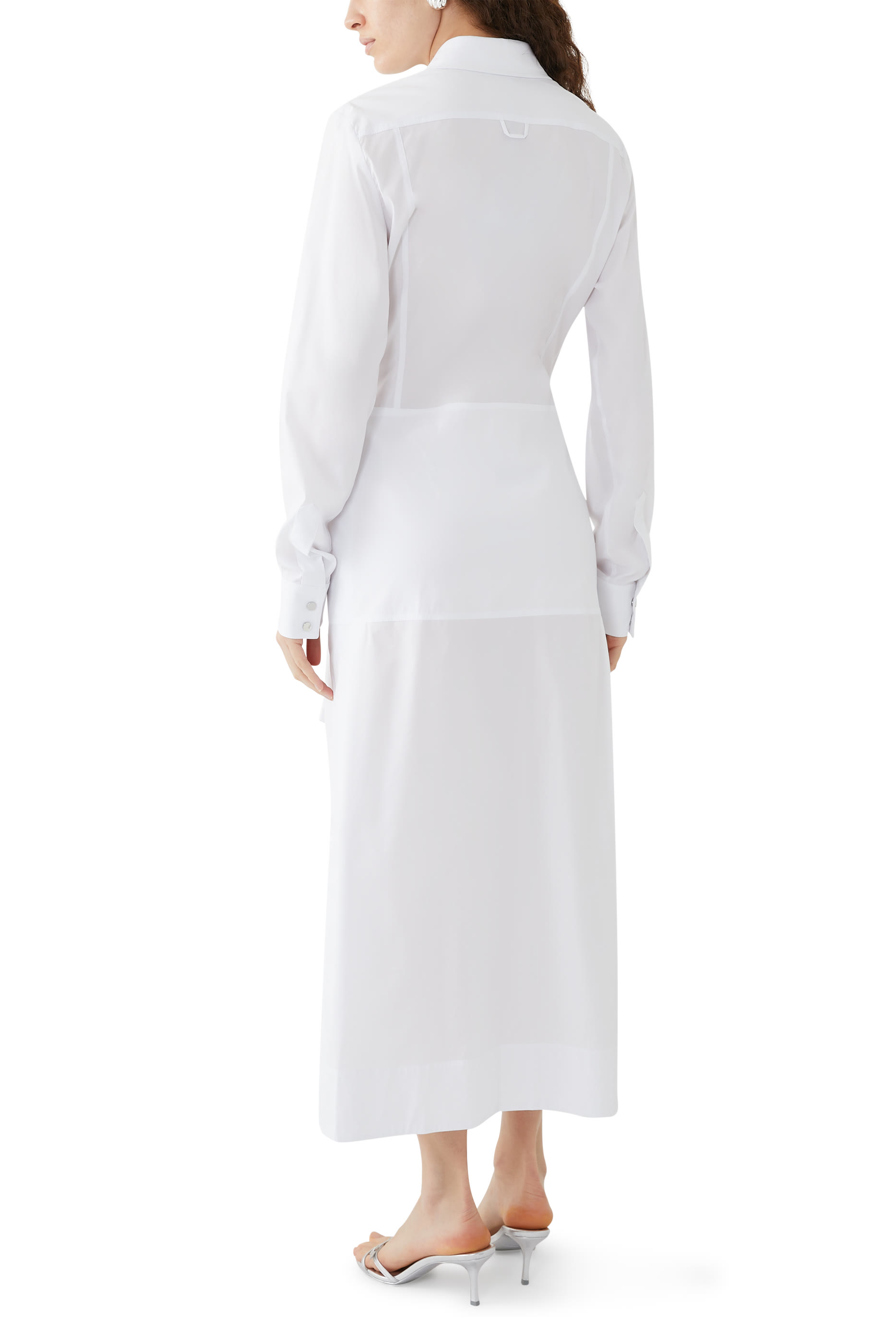 فستان بنمط قميص بأكمام طويلة