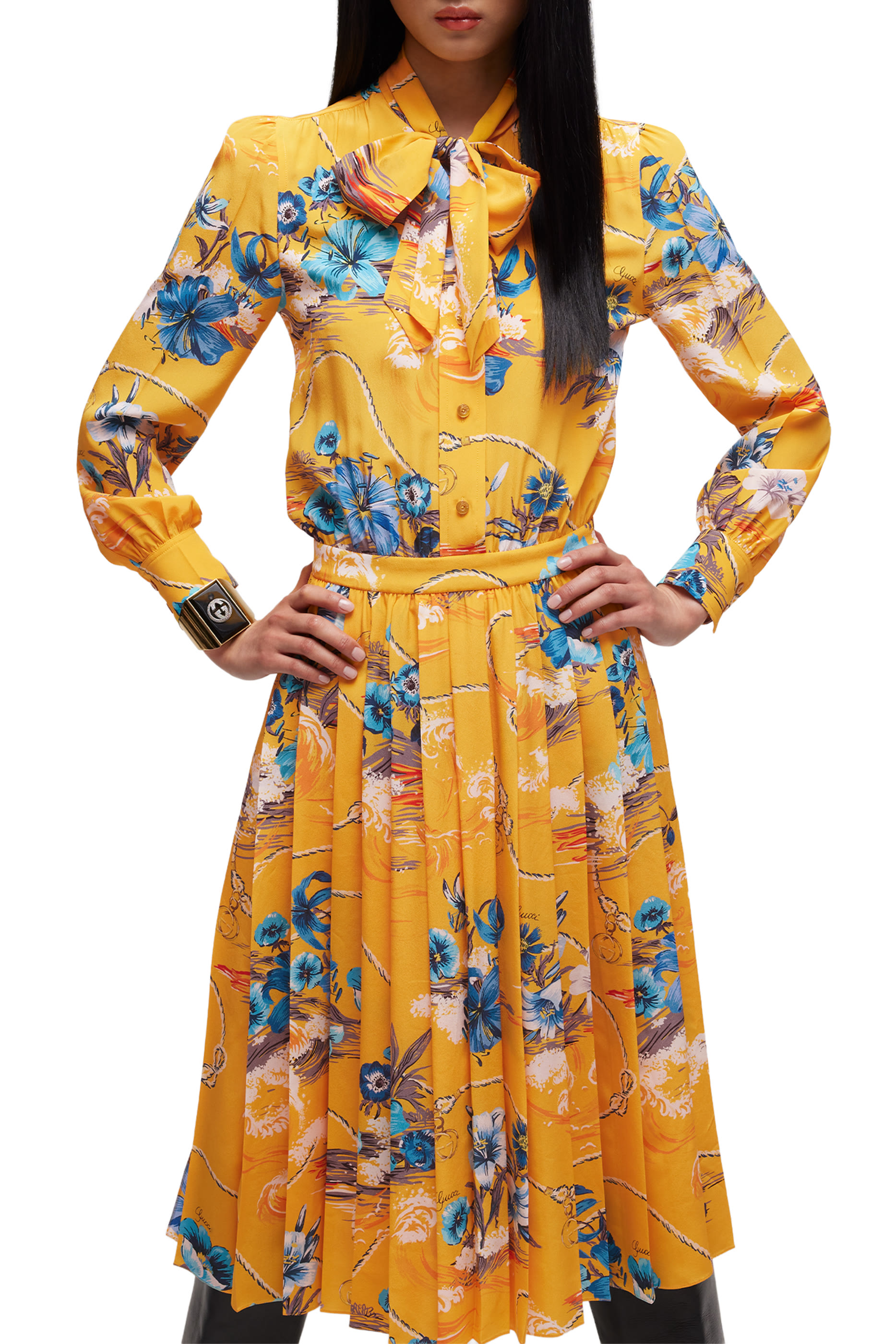 فستان بطبعة زهور