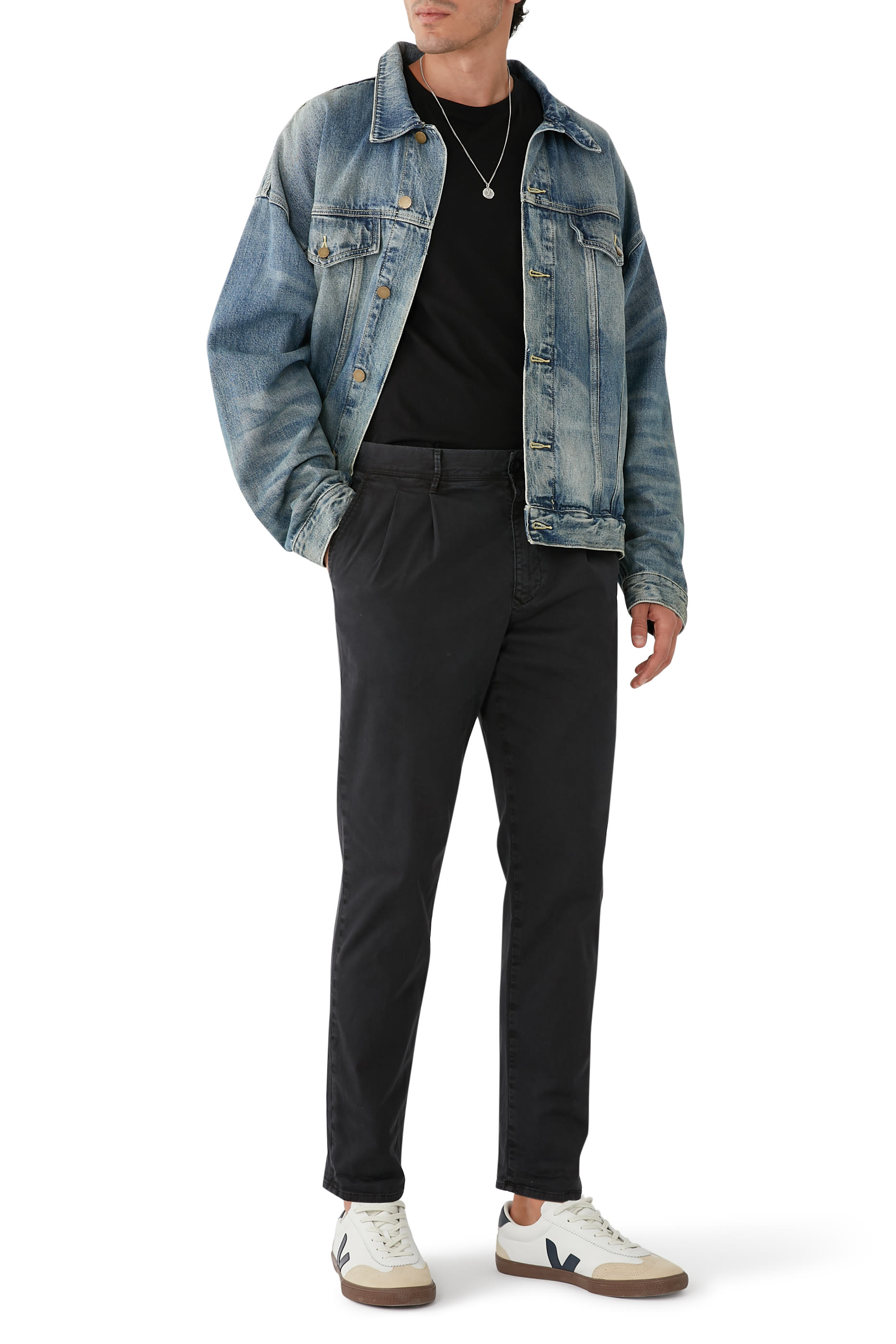 بنطال مطاطي بقصة ضيقة