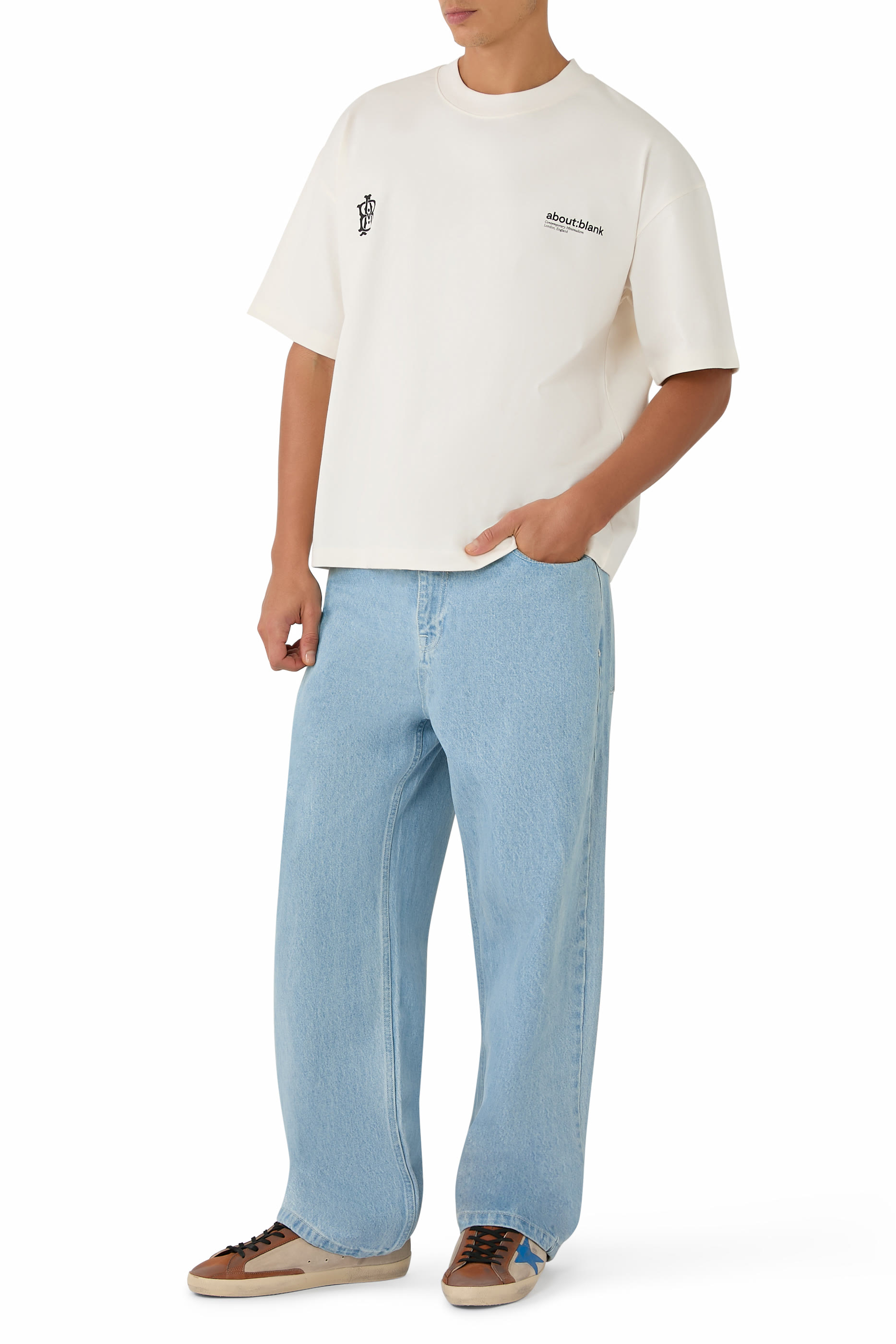 بنطال جينز بقصة فضفاضة