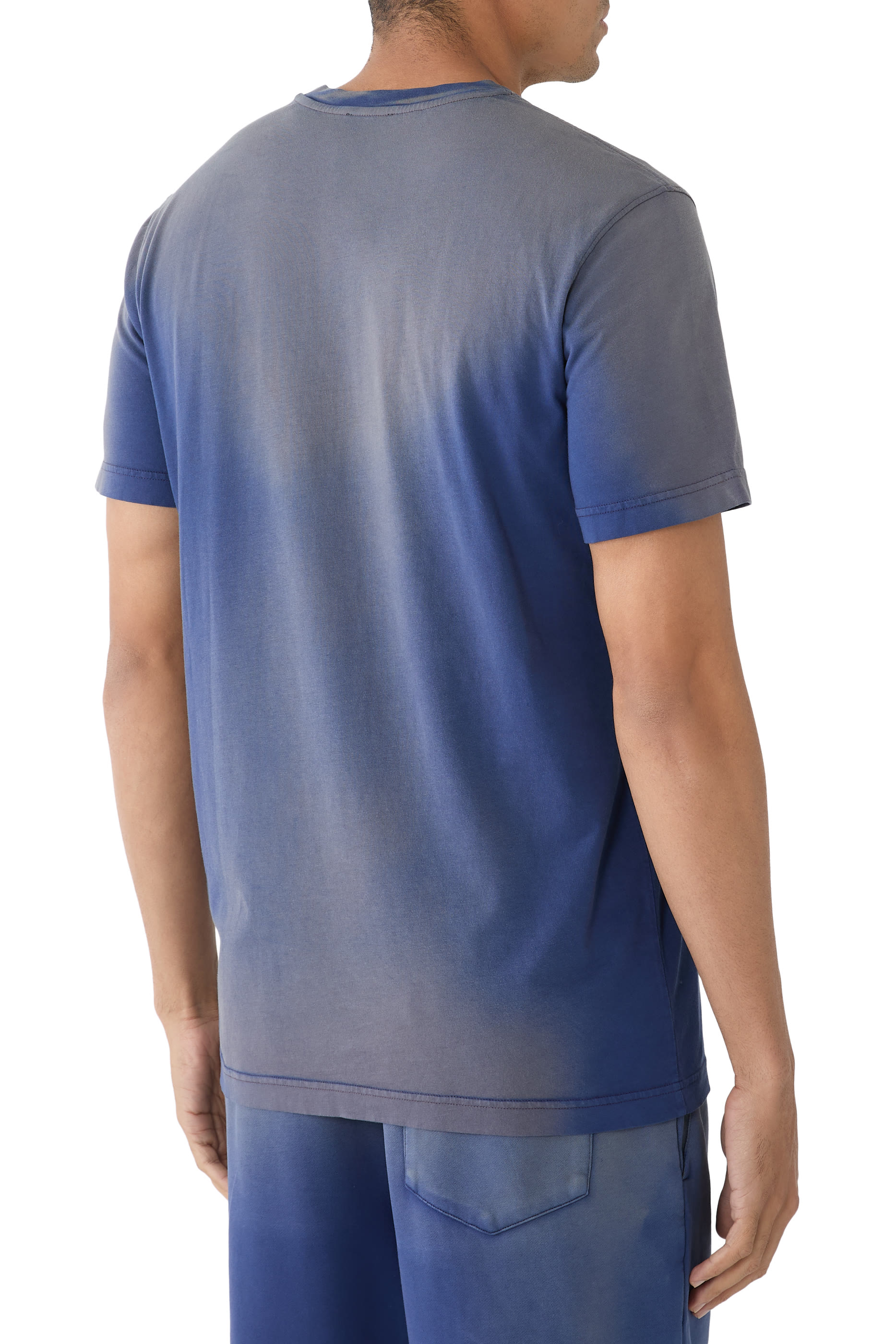 تيشيرت بشعار الماركة