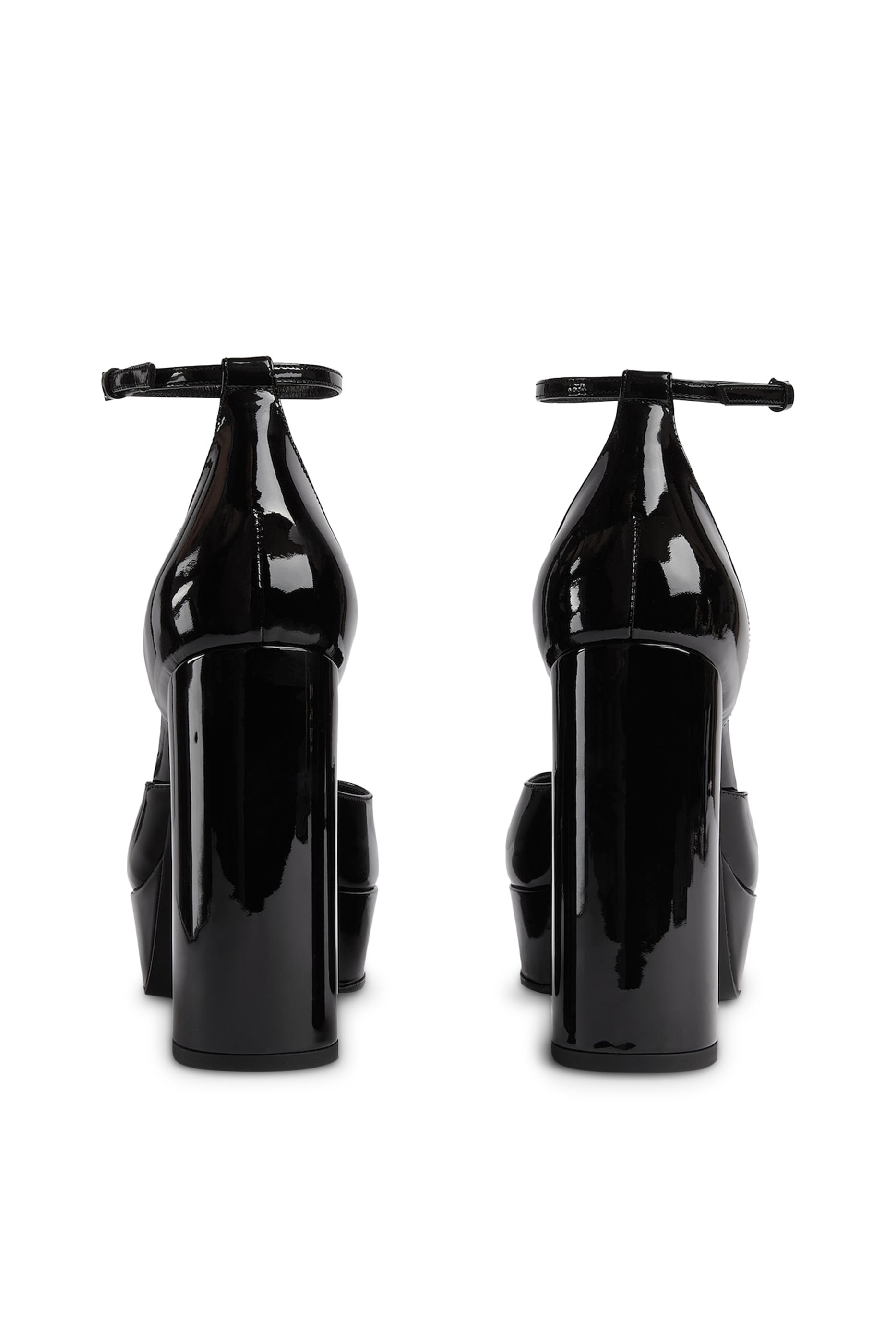 حذاء كلاسيكي بنعل سميك 115 وحلية حرفي شعار الماركة جلد