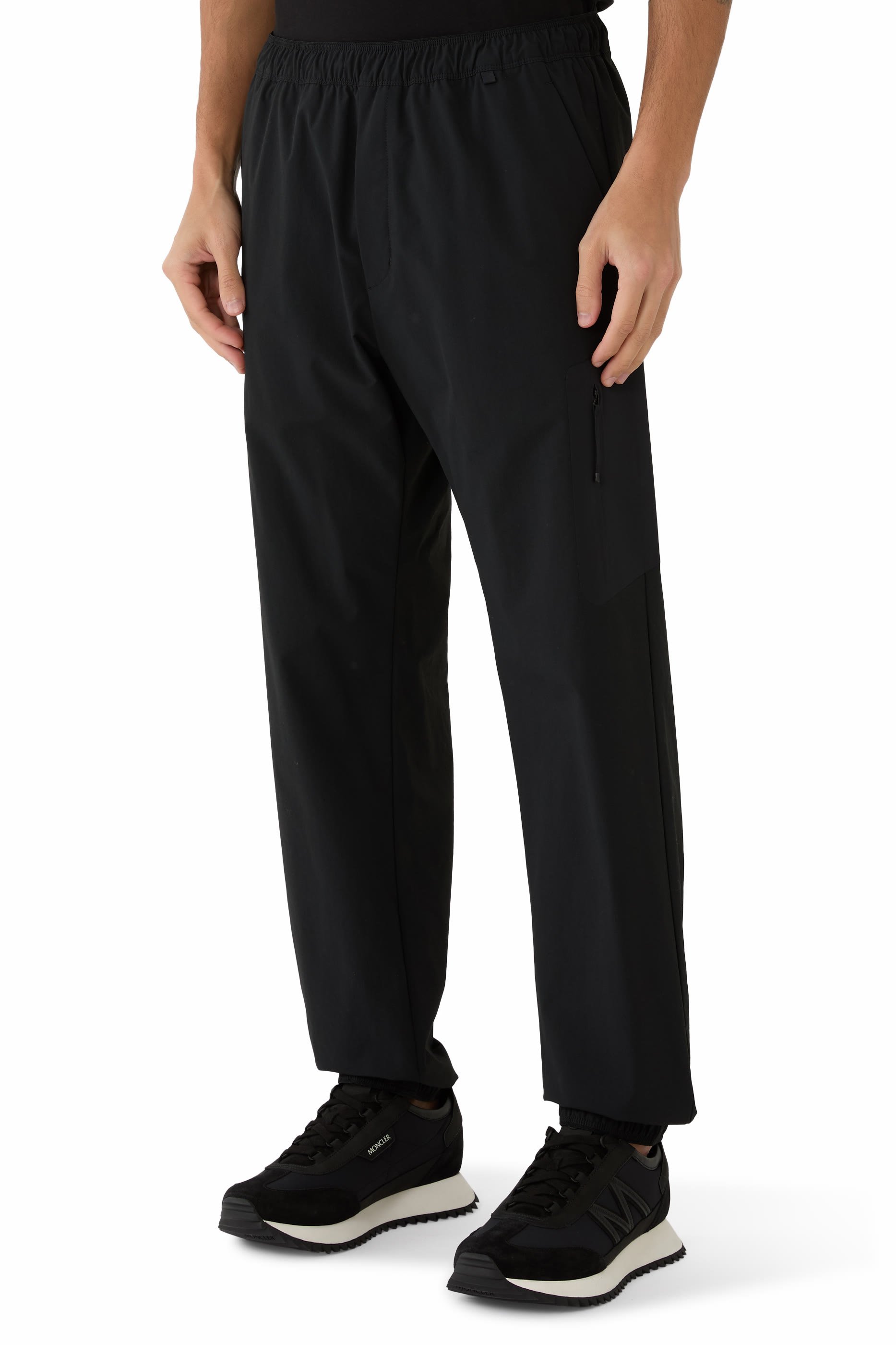 بنطال رياضي بشعار الماركة