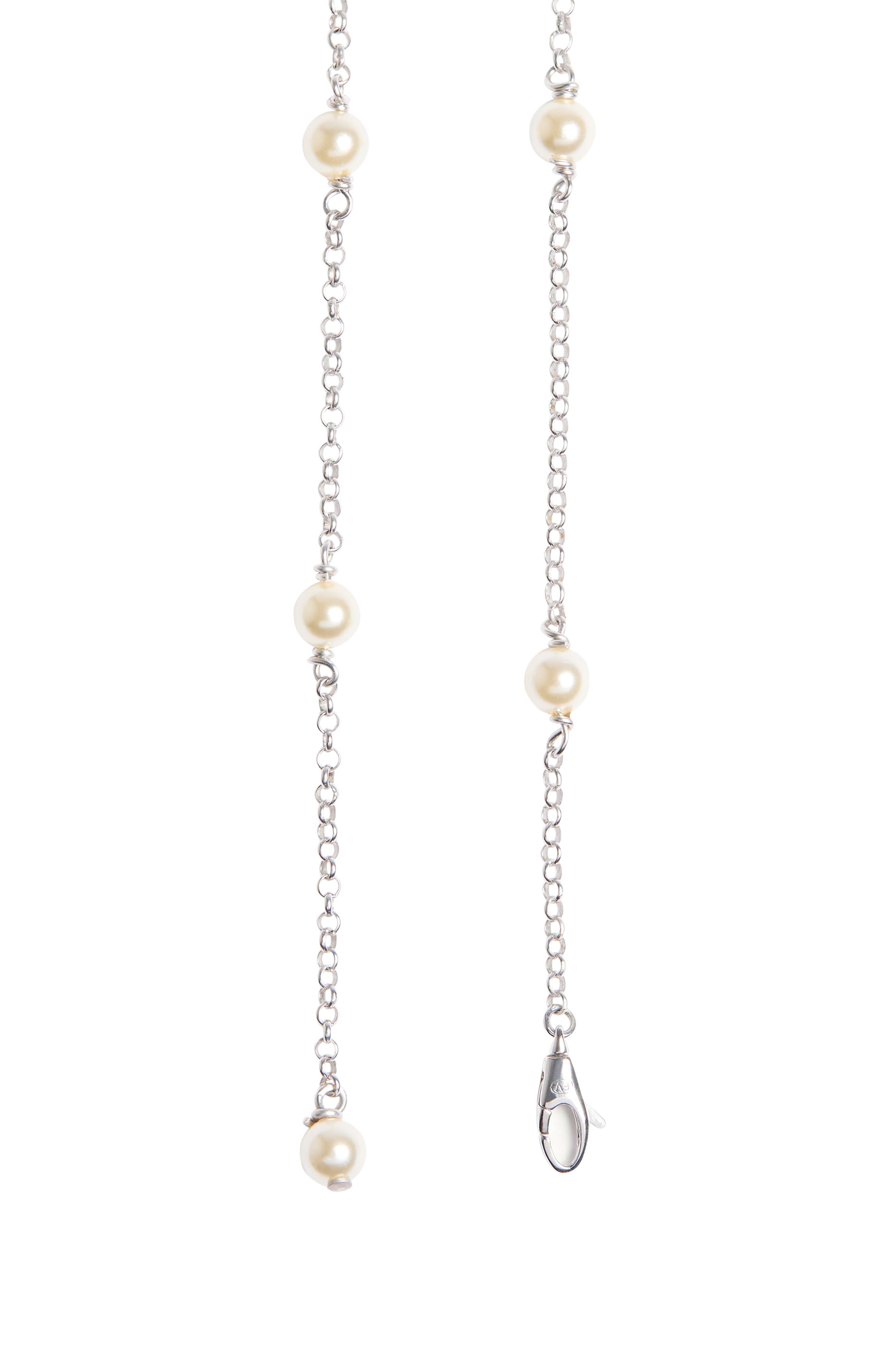 قلادة بحلية بتصميم بيضاوي