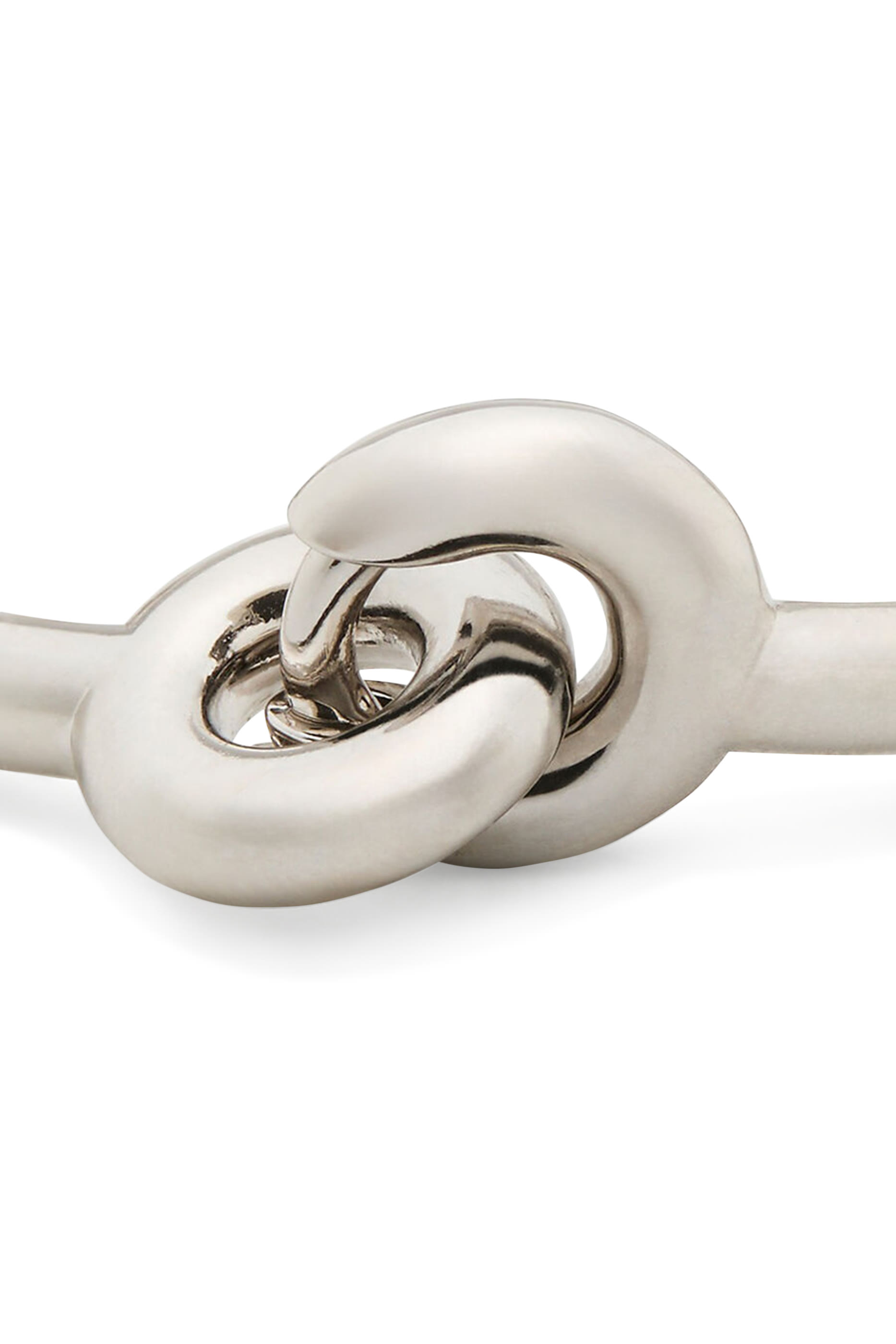 سوار بتصميم متداخل