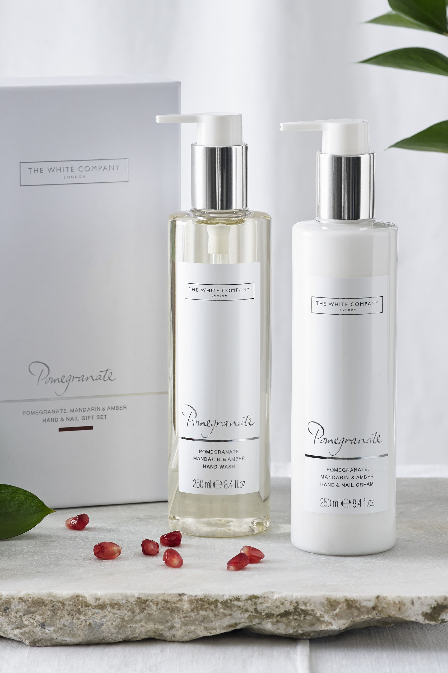 مجموعة هدايا بومغرانيت لليدين والأظافر