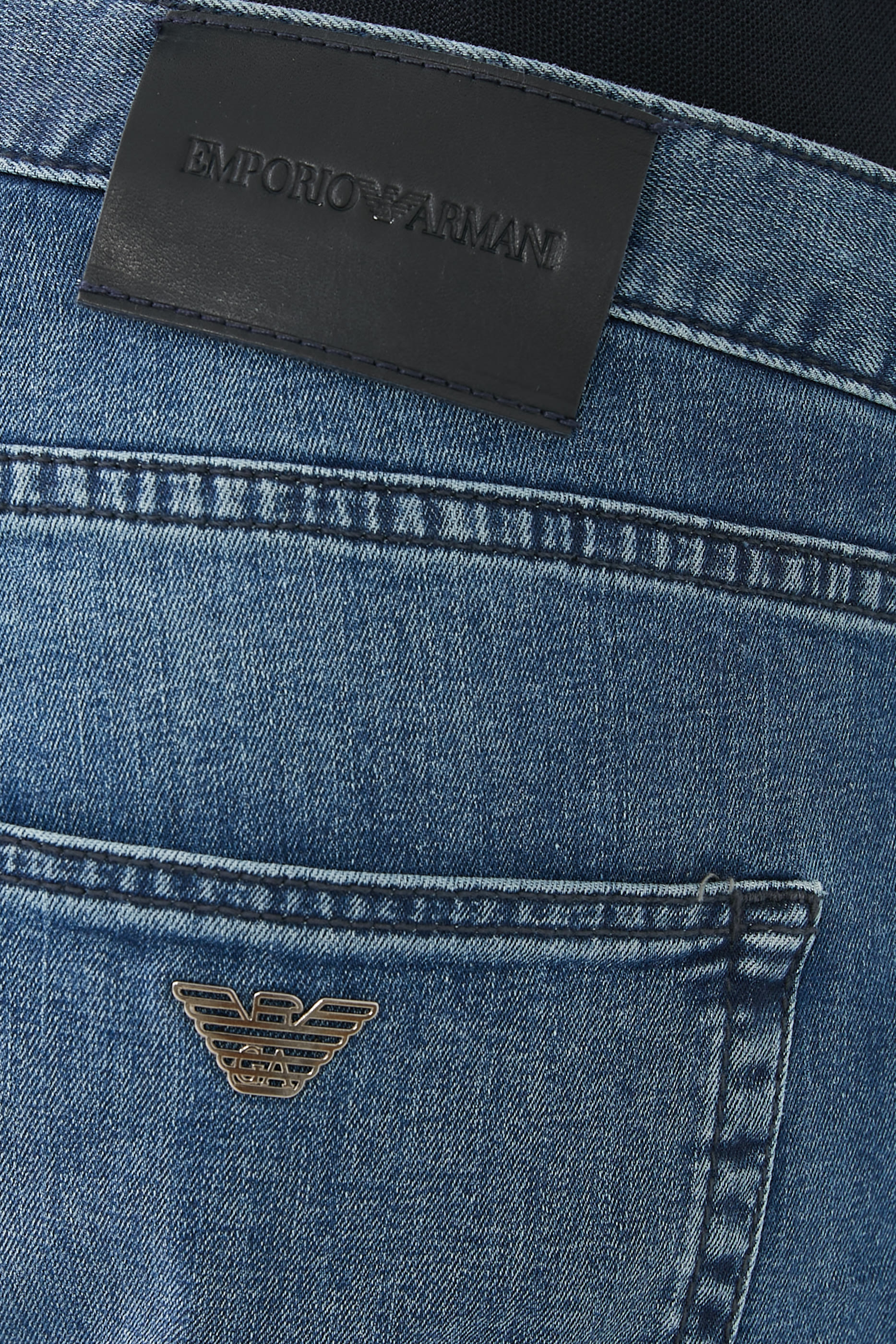 بنطال جينز كومفورت بقصة عادية