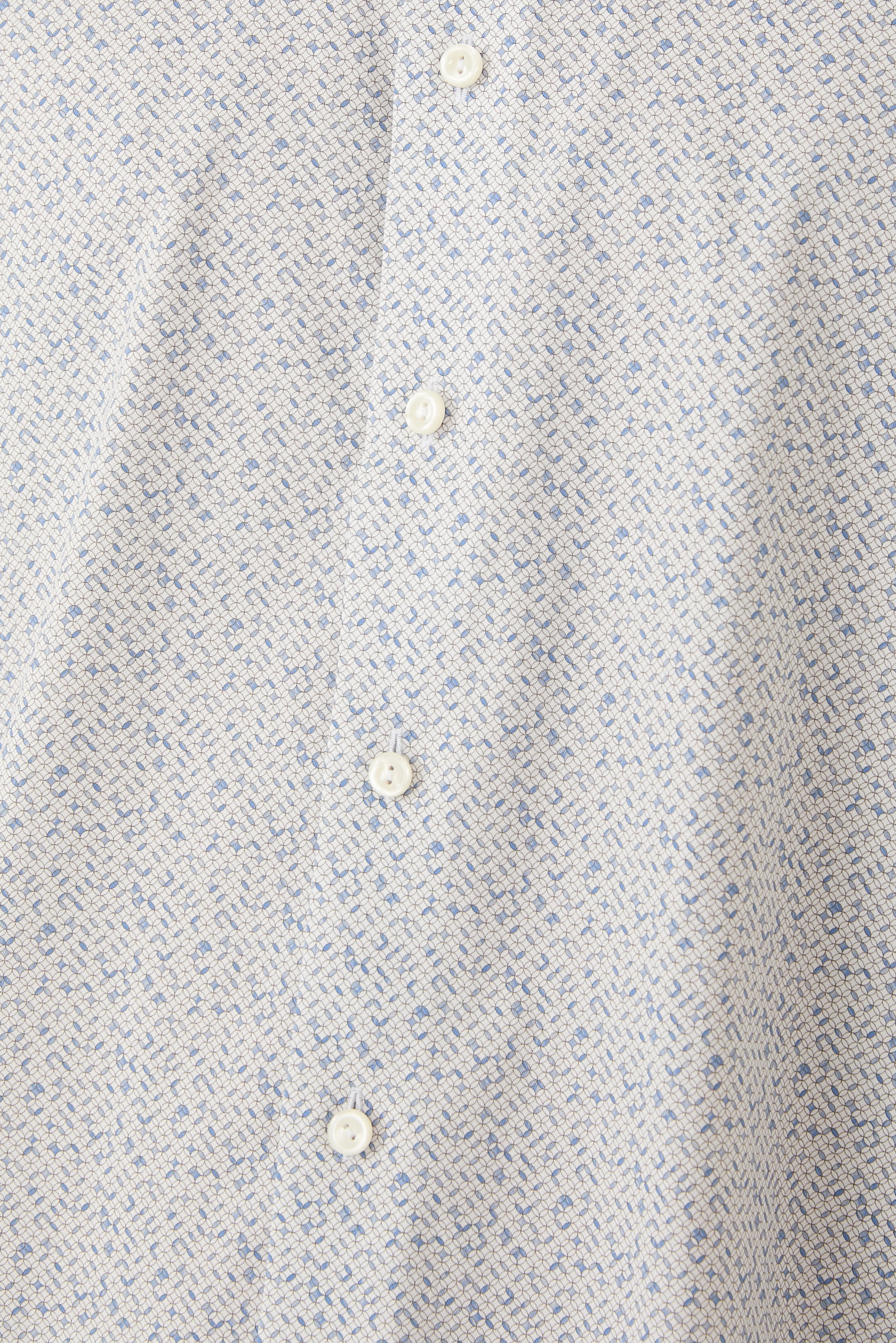 قميص بشعار الماركة بتصميم هندسي تويل