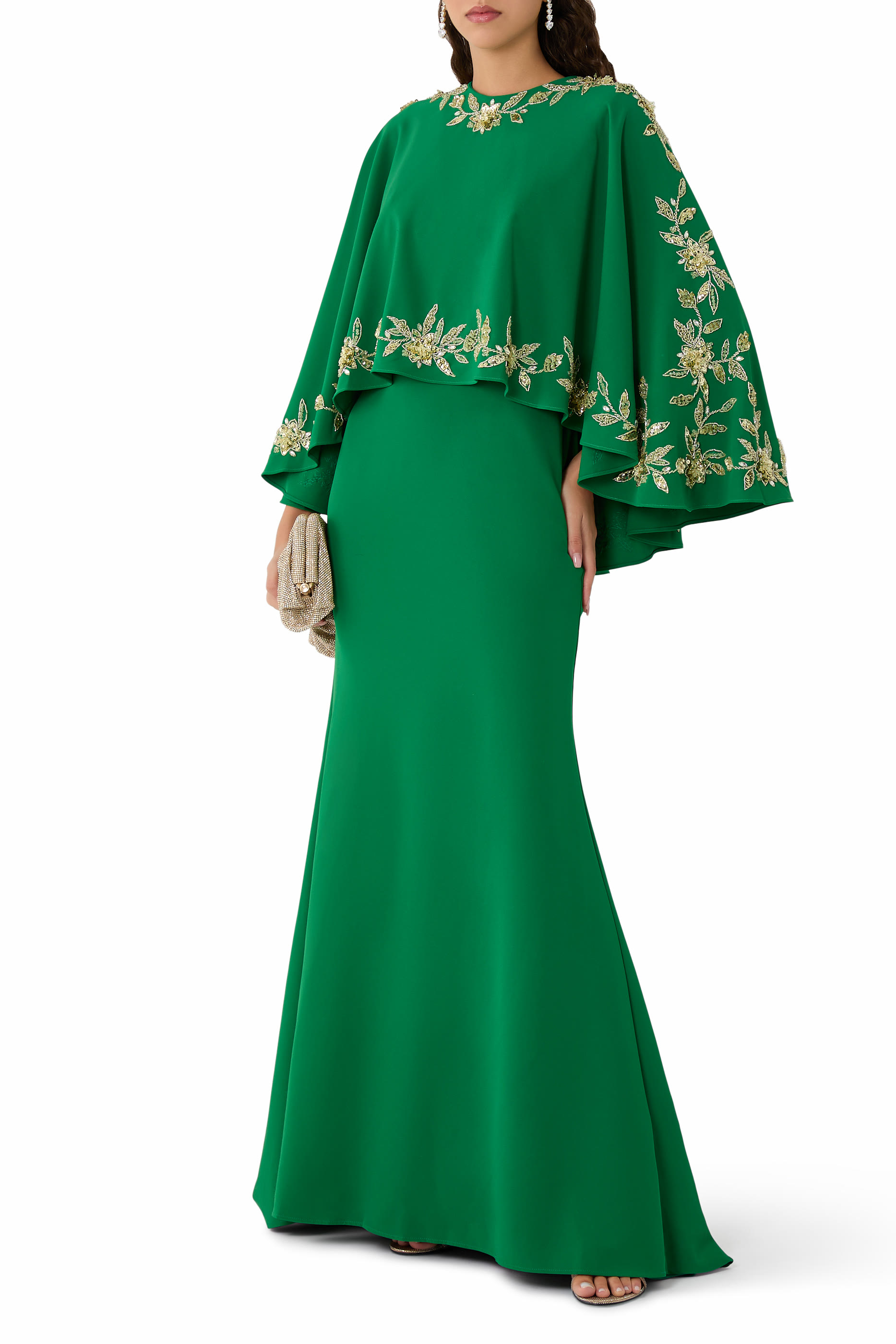 فستان سهرة بأكمام مطرزة كريب