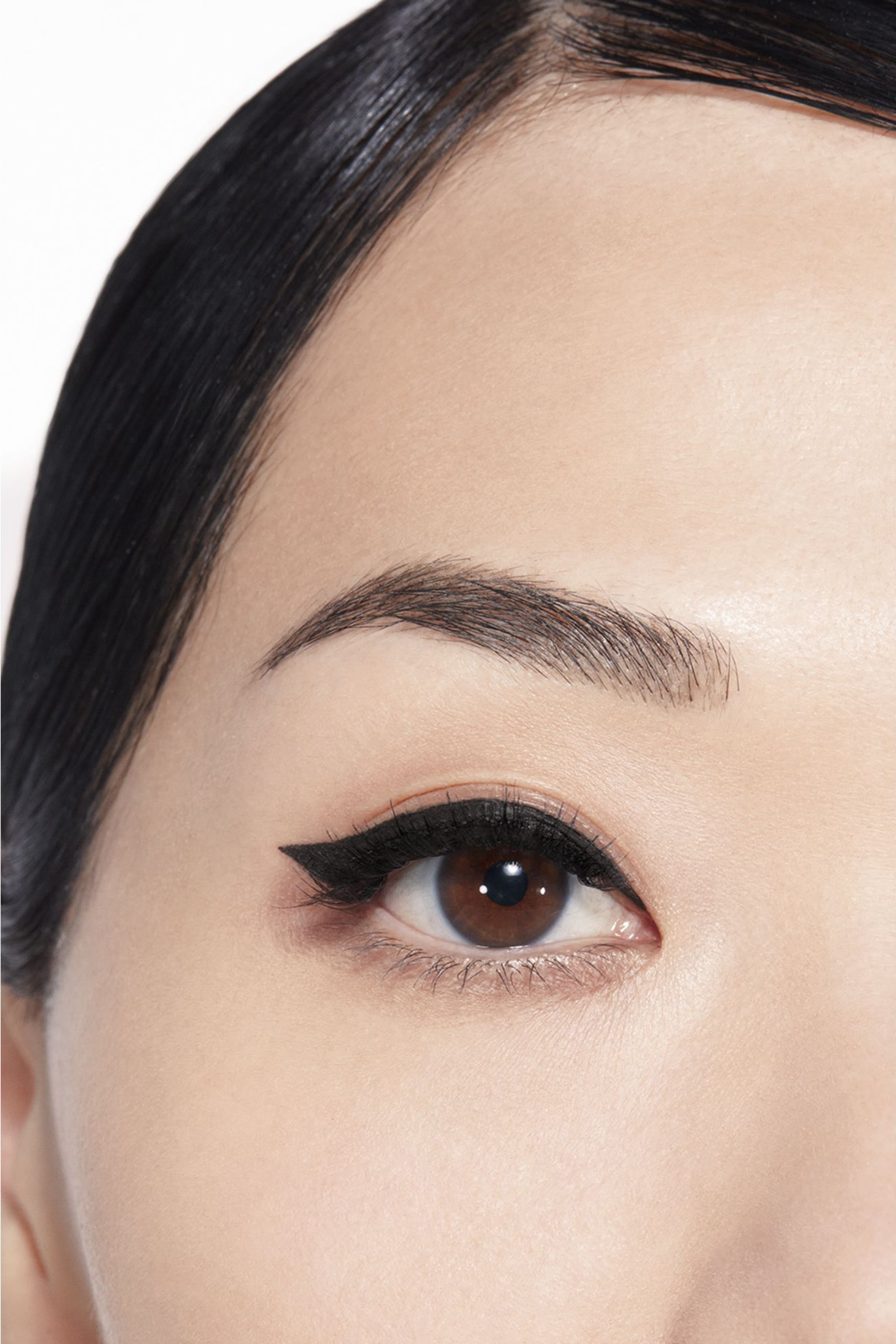  قلم تحديد عيون Le Liner De Chanel Liquid سائل عالي الدقة يدوم طويلا