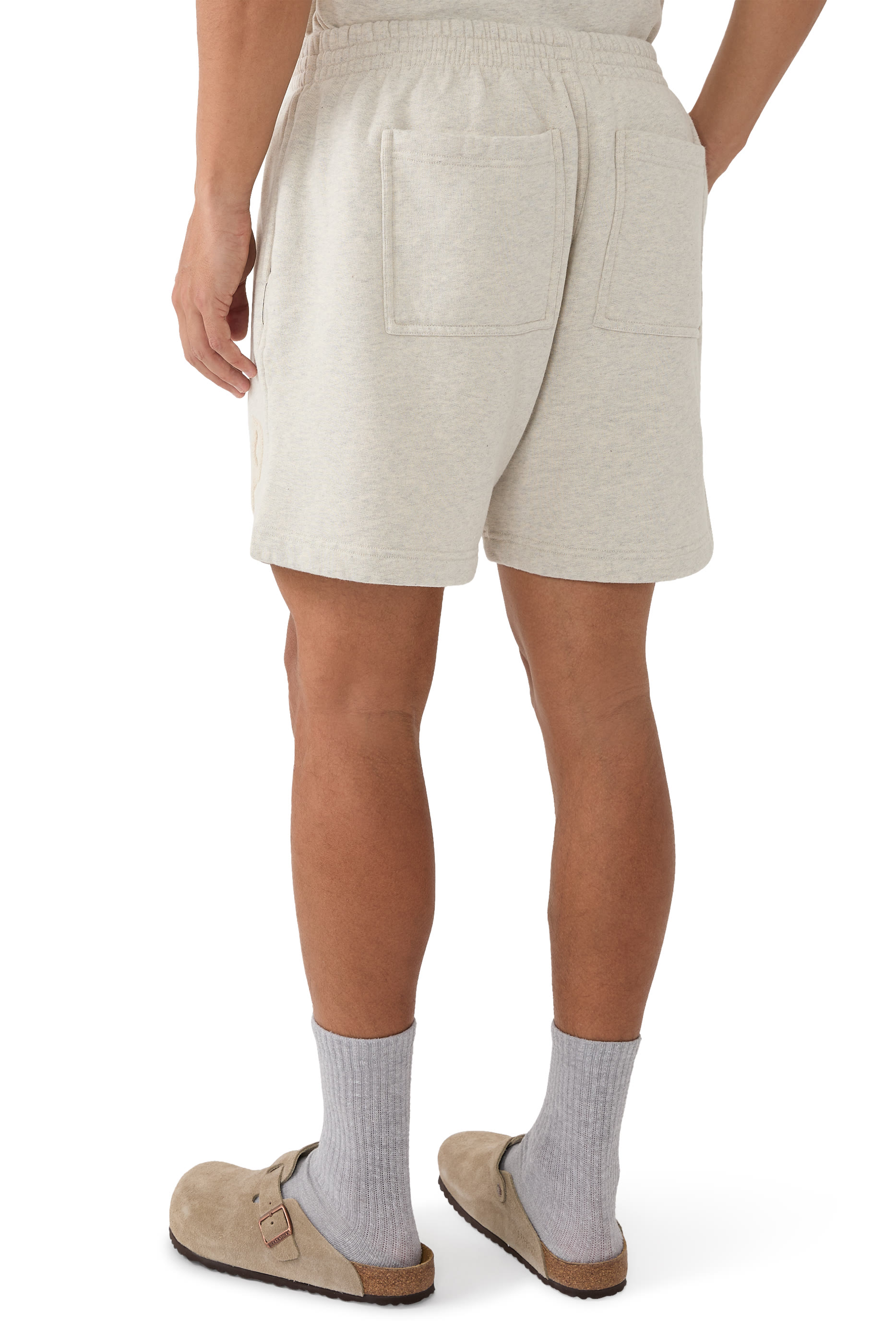 شورت مزين بشعار الماركة