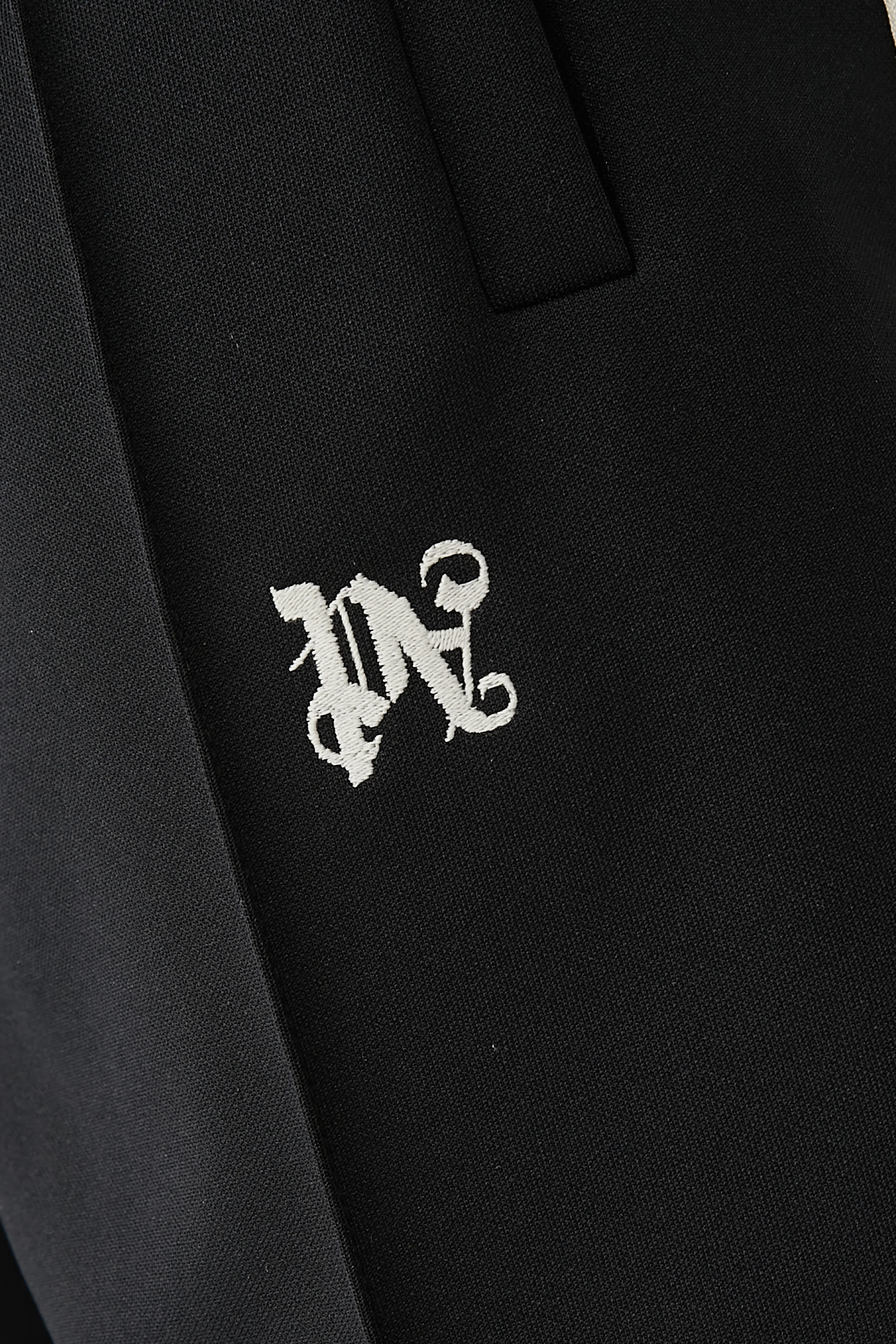 شورت رياضي بحروف شعار الماركة