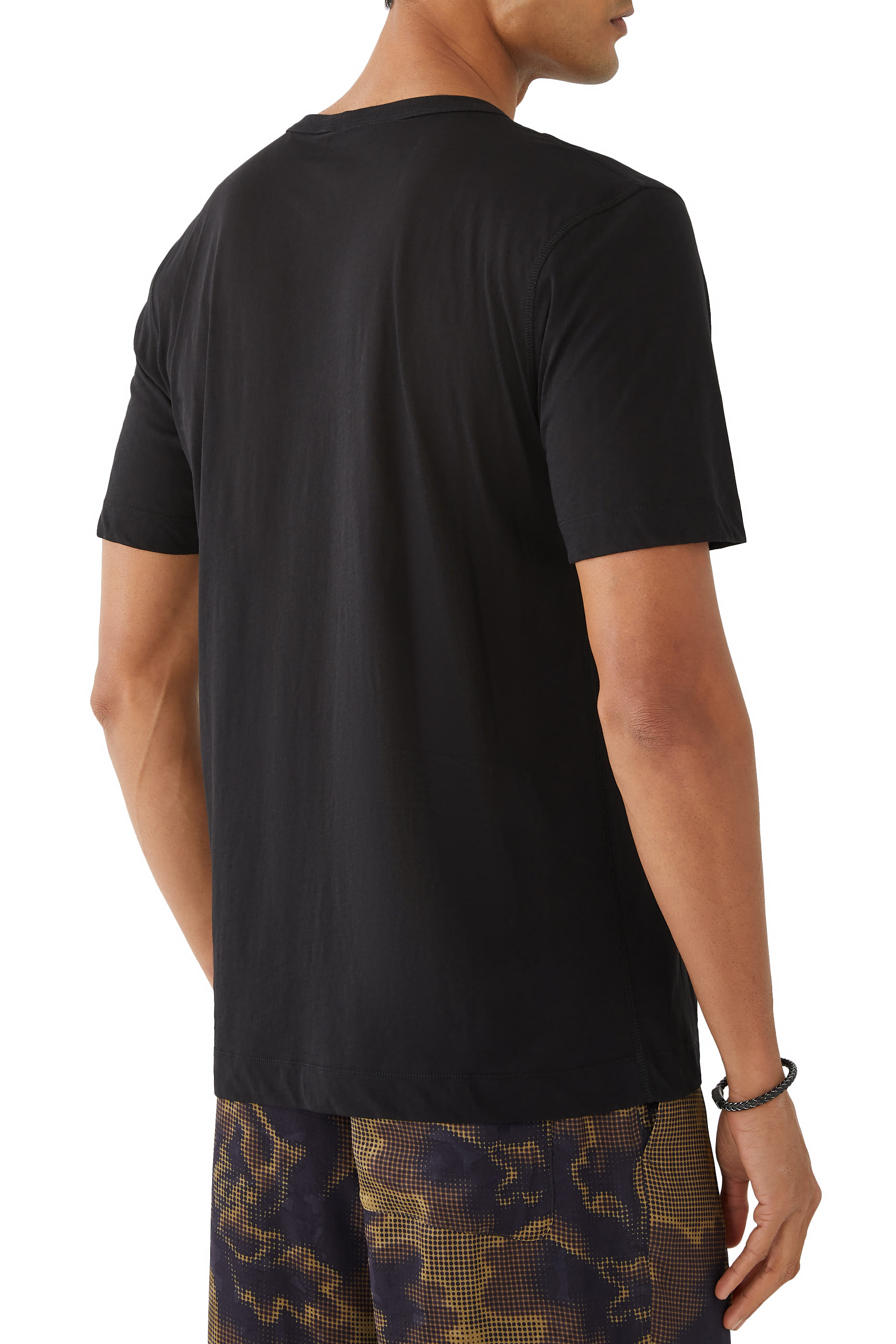 تيشيرت هابا بياقة ضيقة