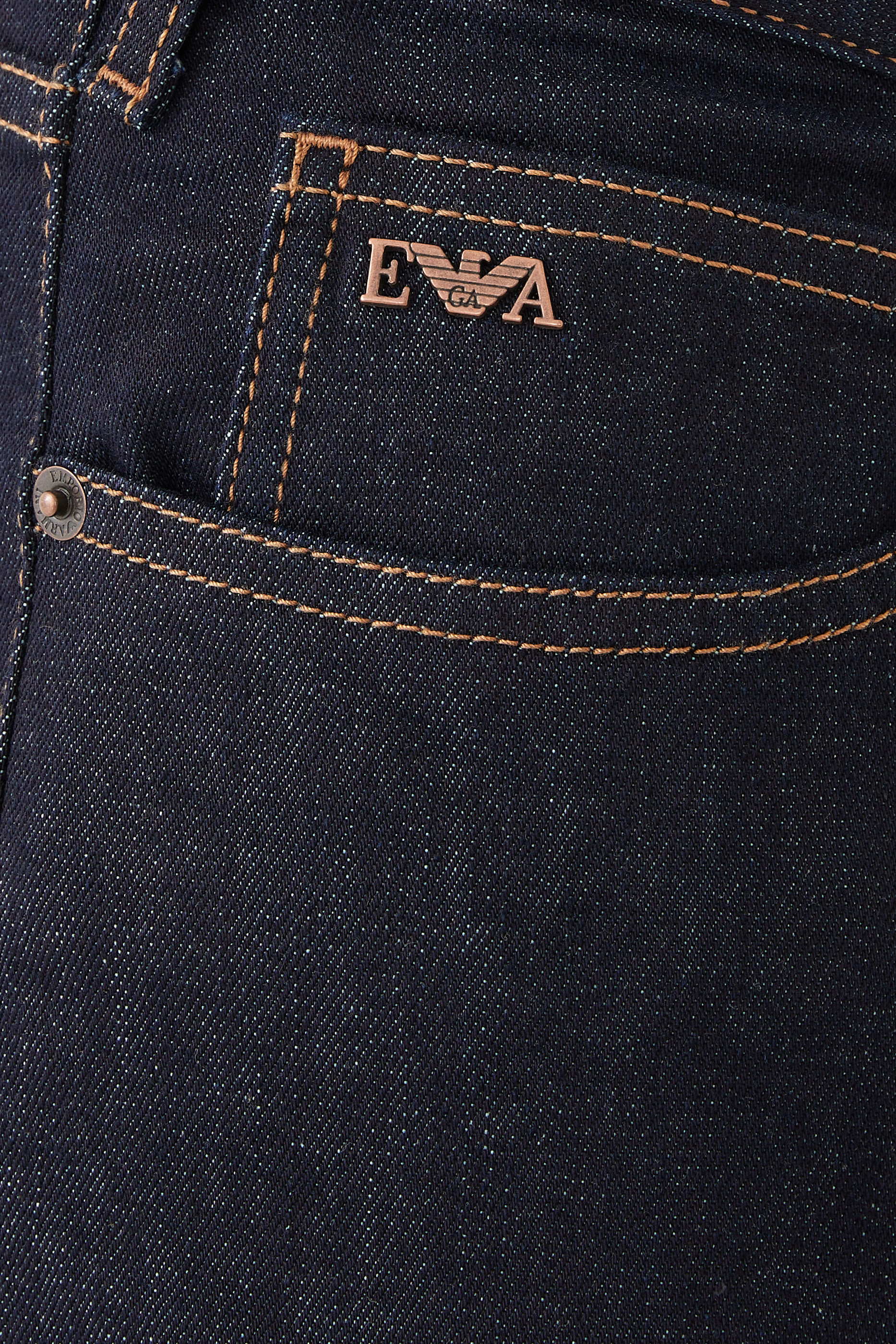 بنطال جينز مريح بقصة عادية