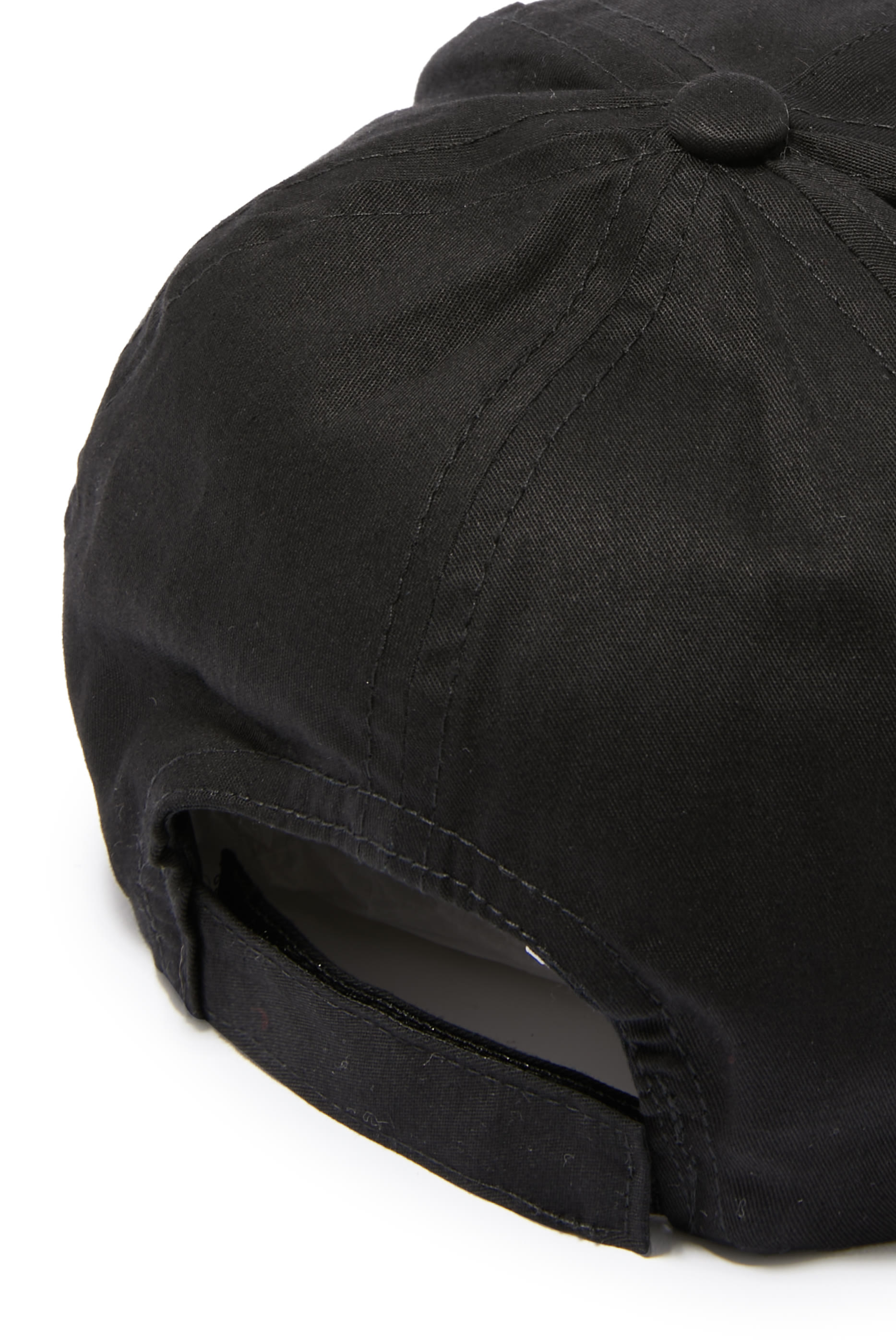 قبعة بطبعة شعار الماركة للأطفال