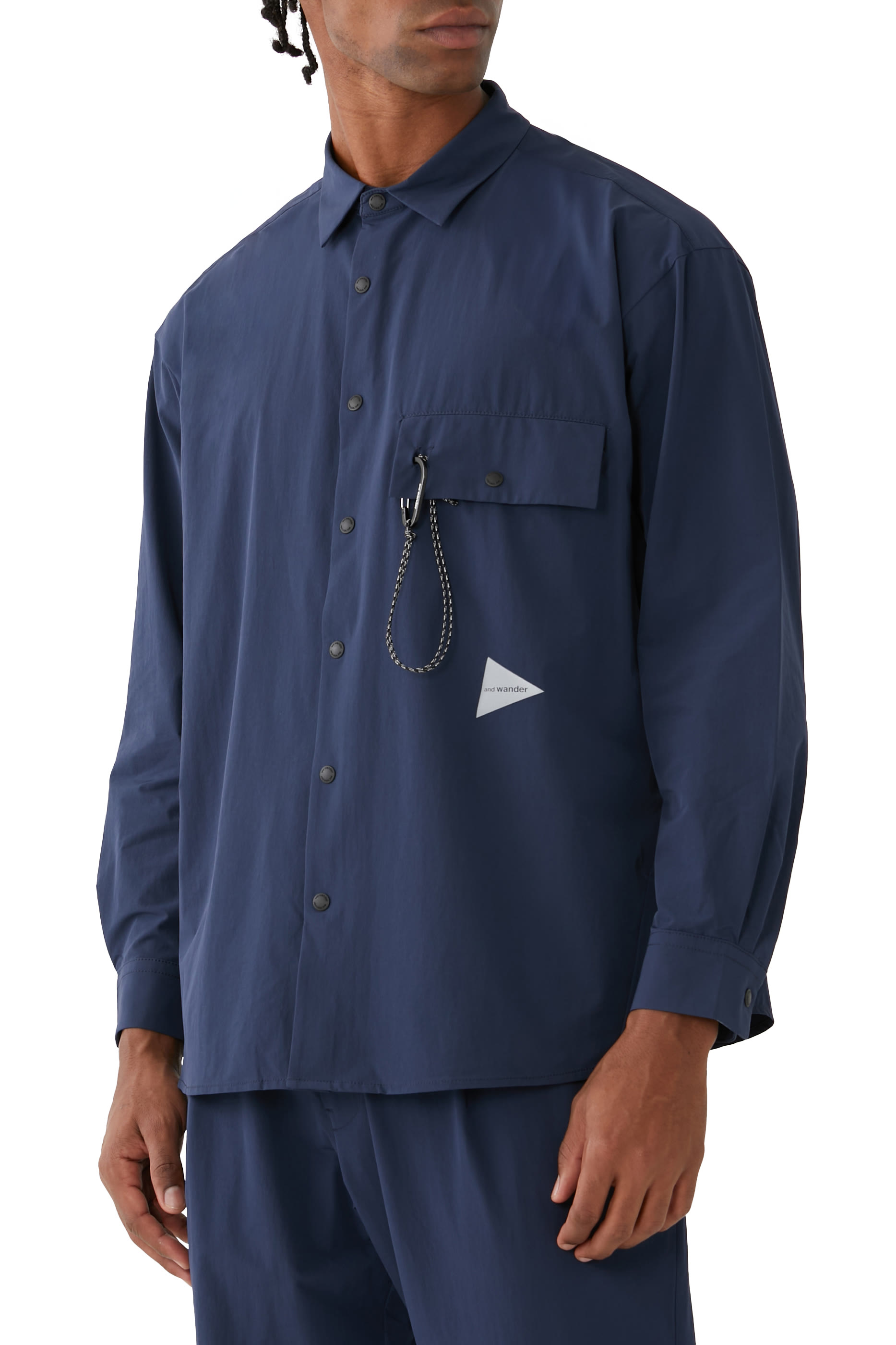 قميص خفيف الوزن